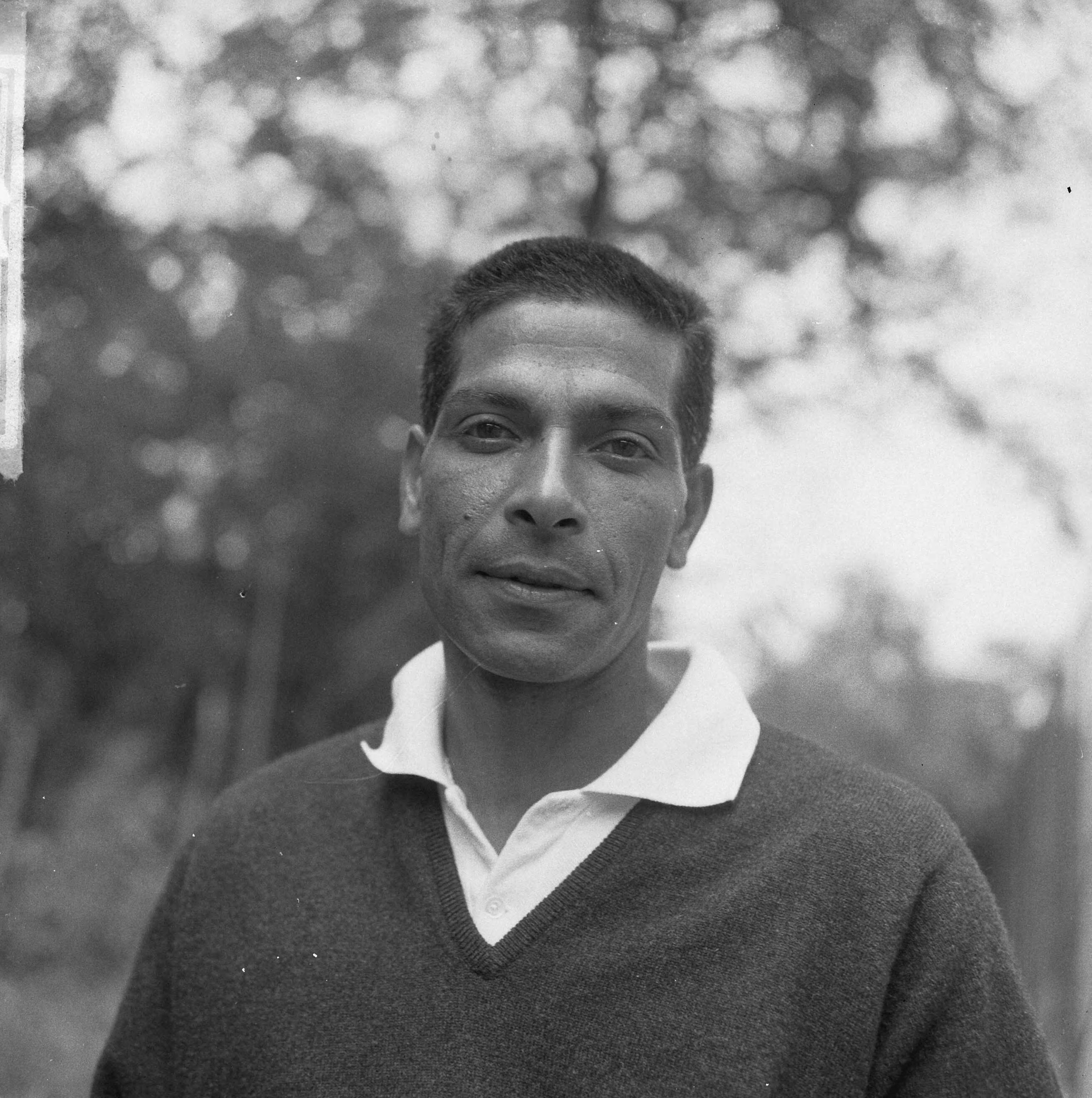 Fotocollectie Anefo — Internationale Nederlandse tenniskampioenschappen 1964 te Hilversum — Foto: Nijs, Jac. de / Anefo. Licentie: Set B: Rechtenvrij / Publiek Domein. Bron: Nationaal Archief. http://hdl.handle.net/10648/aa714e10-d0b4-102d-bcf8-003048976d84