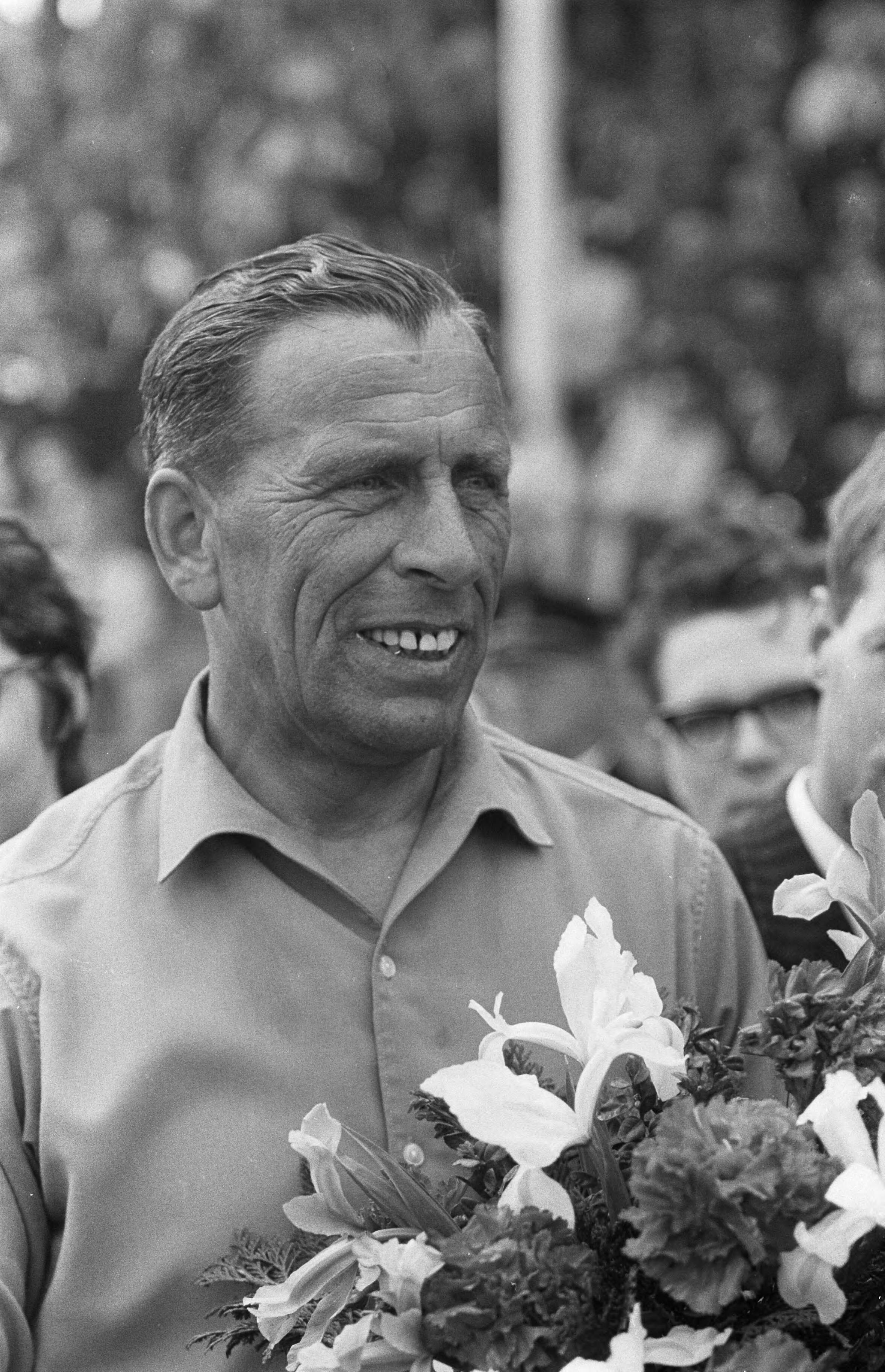 Fotocollectie Anefo — Nationale sportwagenraces op het circuit van Zandvoort — Foto: Bilsen, Joop van / Anefo. Licentie: Set B: Rechtenvrij / Publiek Domein. Bron: Nationaal Archief. http://hdl.handle.net/10648/aa0c001e-d0b4-102d-bcf8-003048976d84