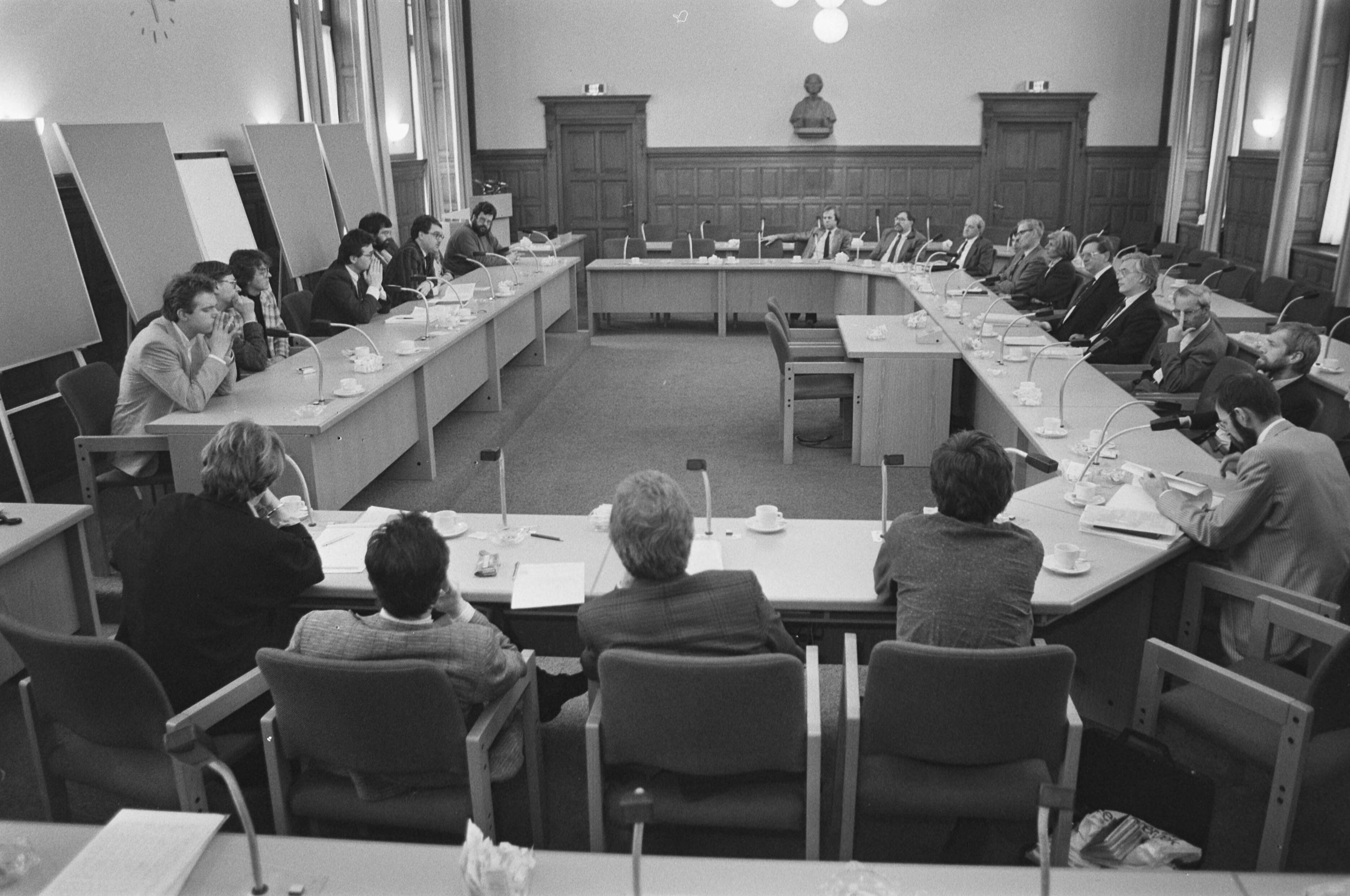 Fotocollectie Anefo — Opdracht Raad voor het Jeugdbeleid in Utrecht — Foto: Gerrits, Roland / Anefo. Licentie: Set B: Rechtenvrij / Publiek Domein. Bron: Nationaal Archief. http://hdl.handle.net/10648/ad5e7de6-d0b4-102d-bcf8-003048976d84