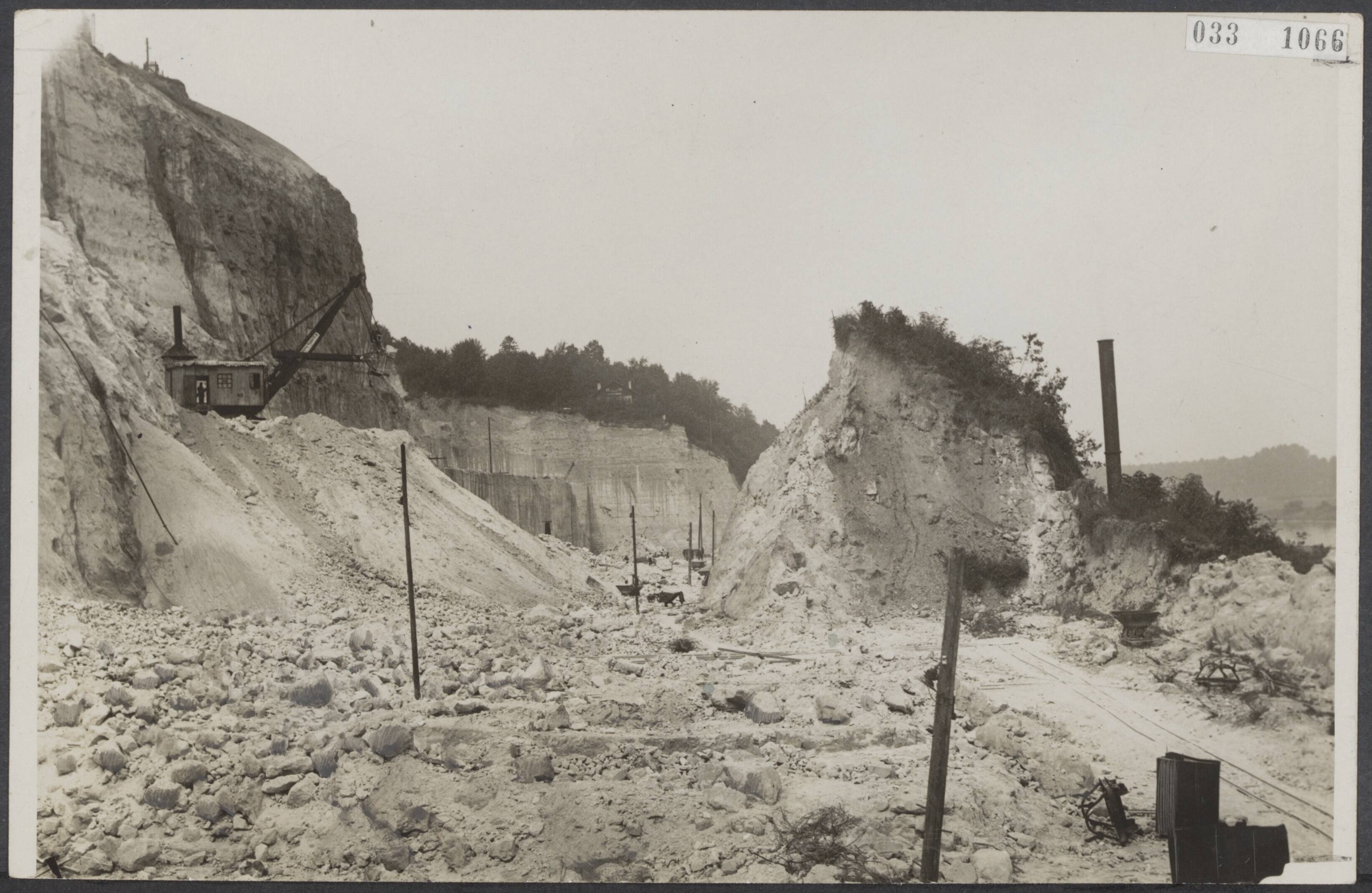 Fotocollectie Elsevier Binnenland — Mergelwinning in dagbouw, St. Pietersberg bij Maastricht — Foto: N.V. Vereenigde Fotobureaux. Licentie: Set B: Rechtenvrij / Publiek Domein. Bron: Nationaal Archief. http://hdl.handle.net/10648/ade722f4-d0b4-102d-bcf8-003048976d84