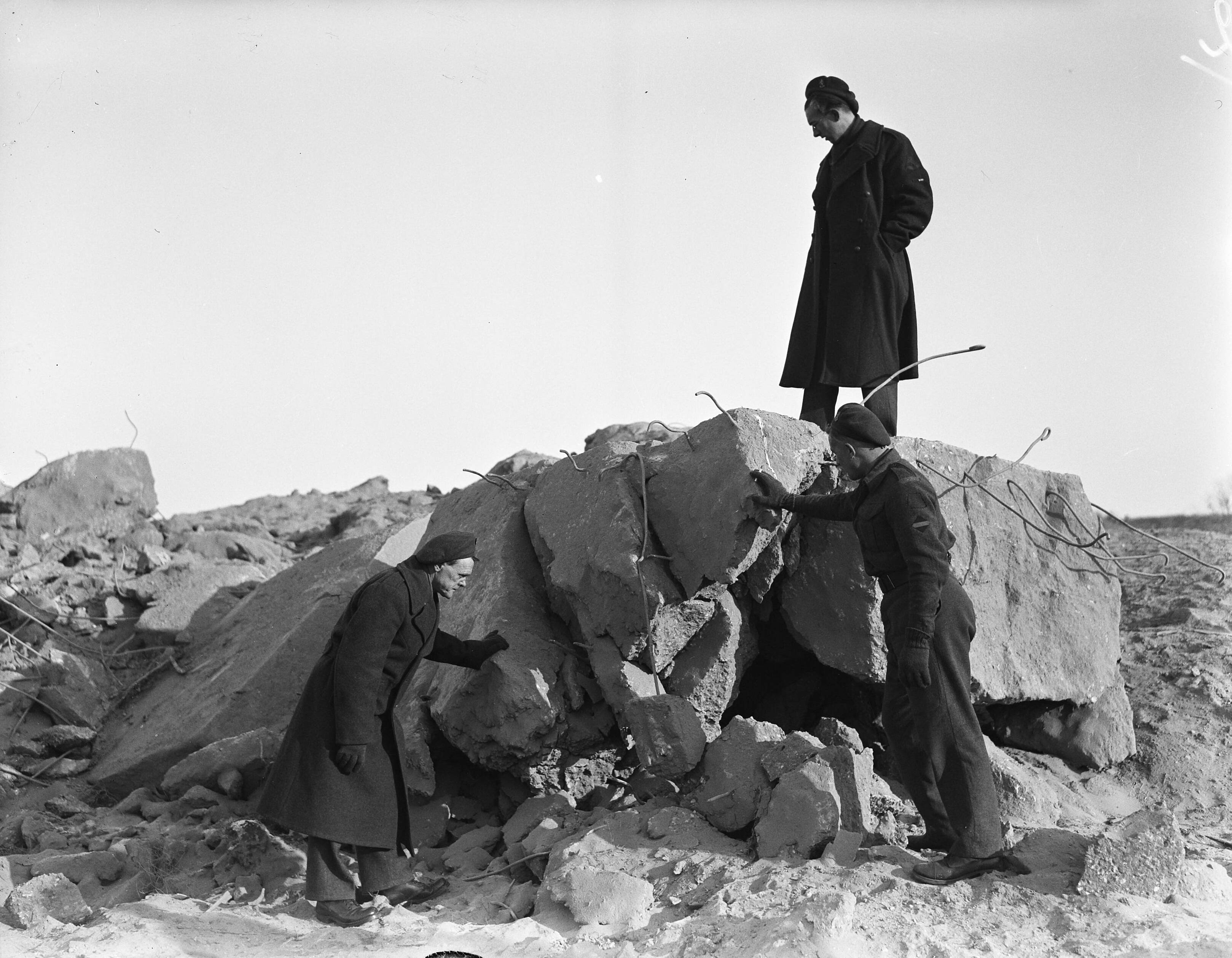 Fotocollectie Anefo — Explosie in Den Haag — Foto: Meijer, T.A. / Anefo. Licentie: Set B: Rechtenvrij / Publiek Domein. Bron: Nationaal Archief. http://hdl.handle.net/10648/a892a1c0-d0b4-102d-bcf8-003048976d84