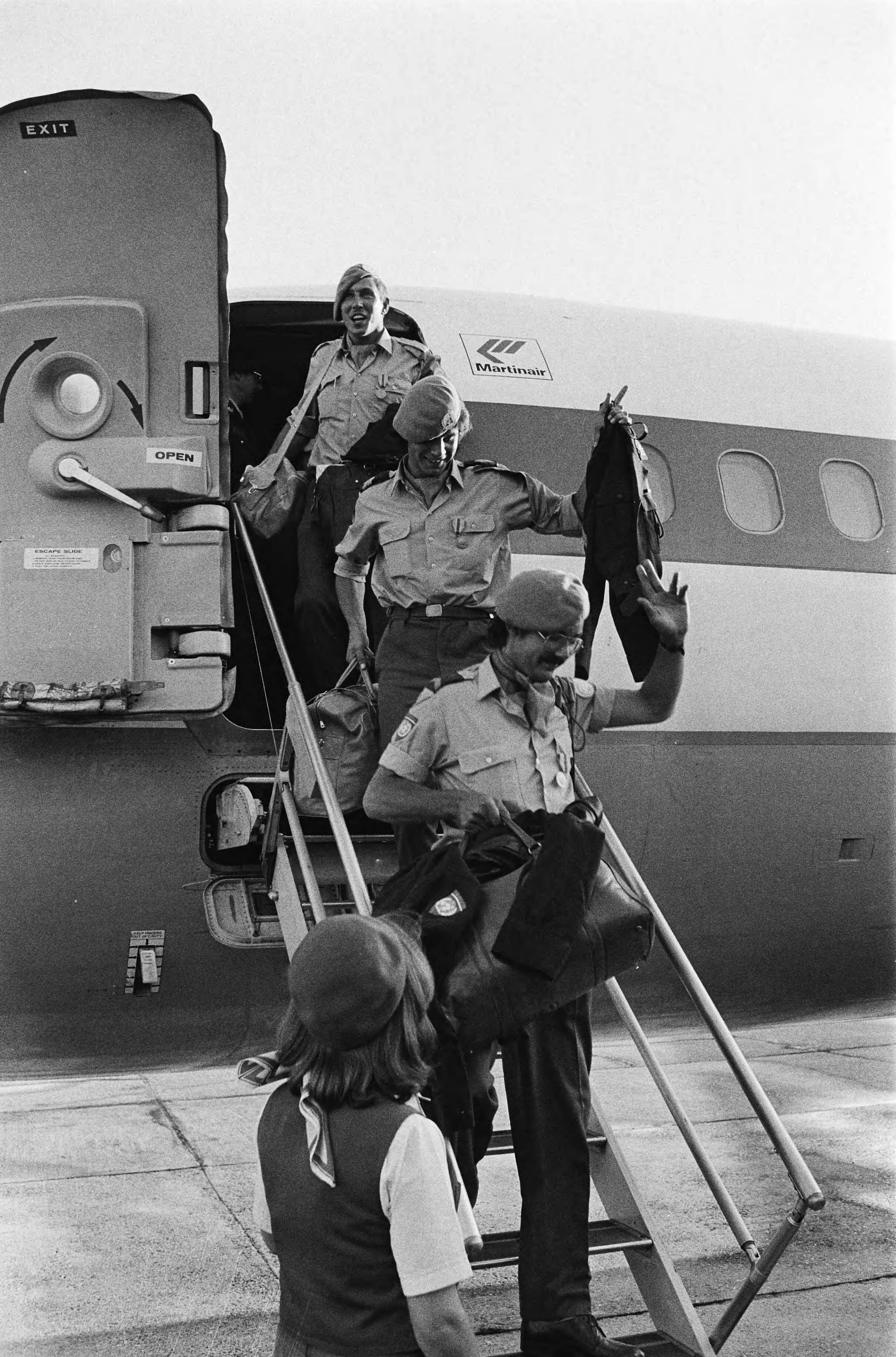 Aankomst militairen uit Libanon op Soesterberg — Soesterberg|aankomst en vertrek |militairen |vliegtuigen|Utrecht(prov) — Foto: Suyk, Koen / Anefo. Licentie: Set B: Rechtenvrij / Publiek Domein. Bron: Nationaal Archief. http://hdl.handle.net/10648/accb9238-d0b4-102d-bcf8-003048976d84