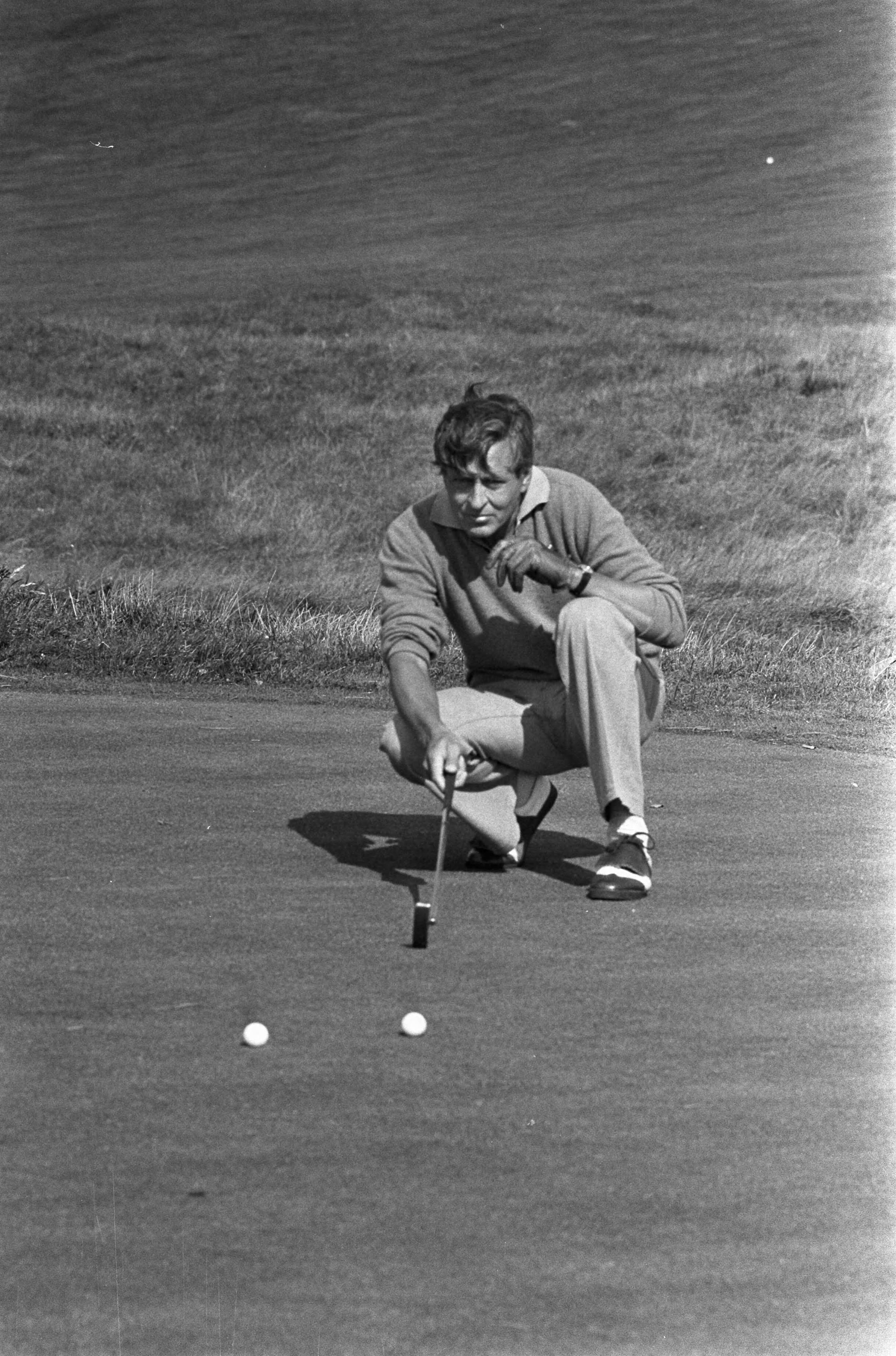 Fotocollectie Anefo — Prins Claus neemt deel aan golftoernooi te Wassenaar — Foto: Verhoeff, Bert / Anefo. Licentie: Set B: Rechtenvrij / Publiek Domein. Bron: Nationaal Archief. http://hdl.handle.net/10648/ac3398de-d0b4-102d-bcf8-003048976d84