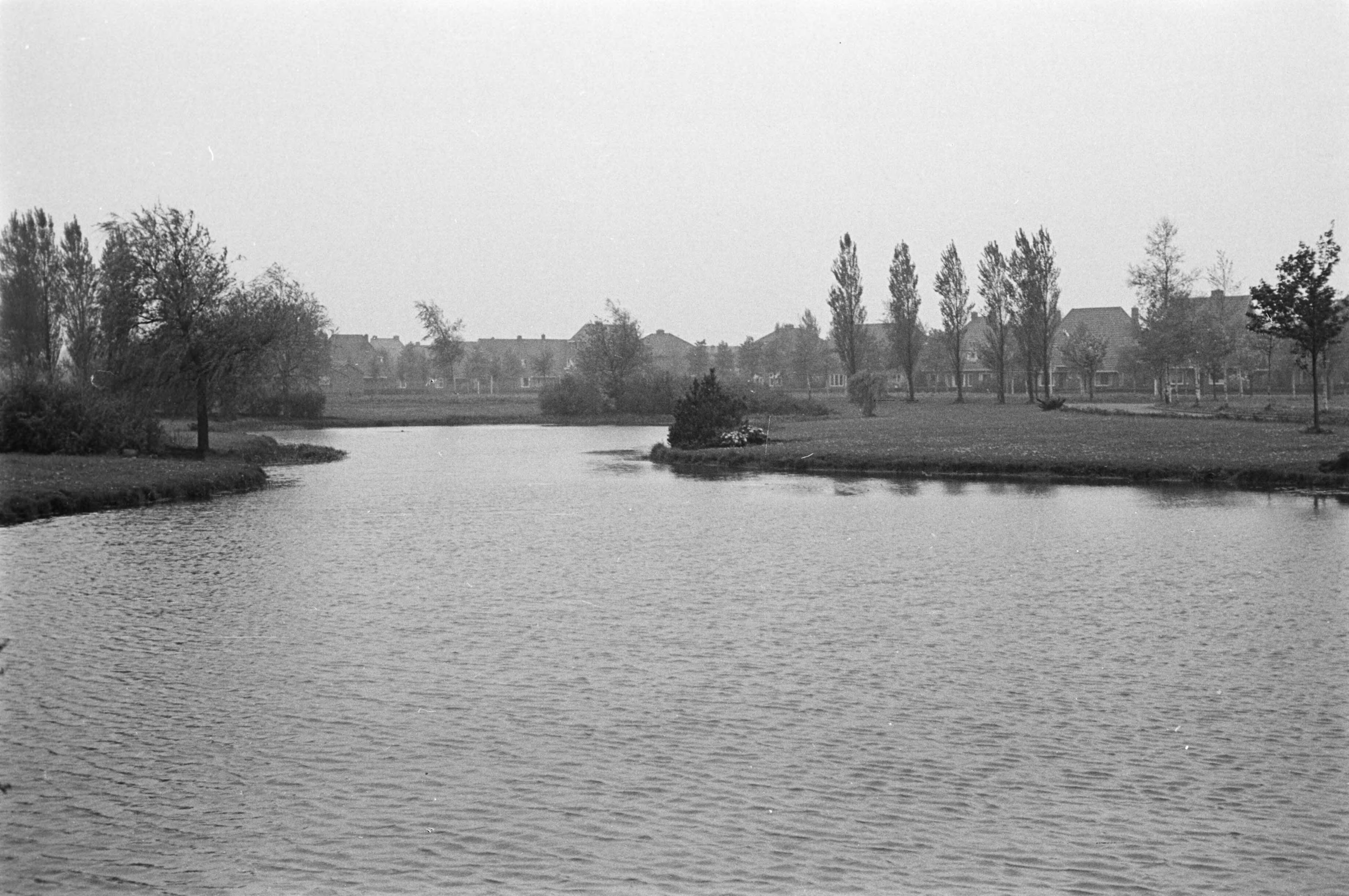 Fotocollectie Nederlandse Heidemaatschappij — Veendam|parken|Groningen — Foto: Fotograaf Onbekend / Heidemij. Licentie: Set B: Rechtenvrij / Publiek Domein. Bron: Nationaal Archief. http://hdl.handle.net/10648/ae894264-d0b4-102d-bcf8-003048976d84