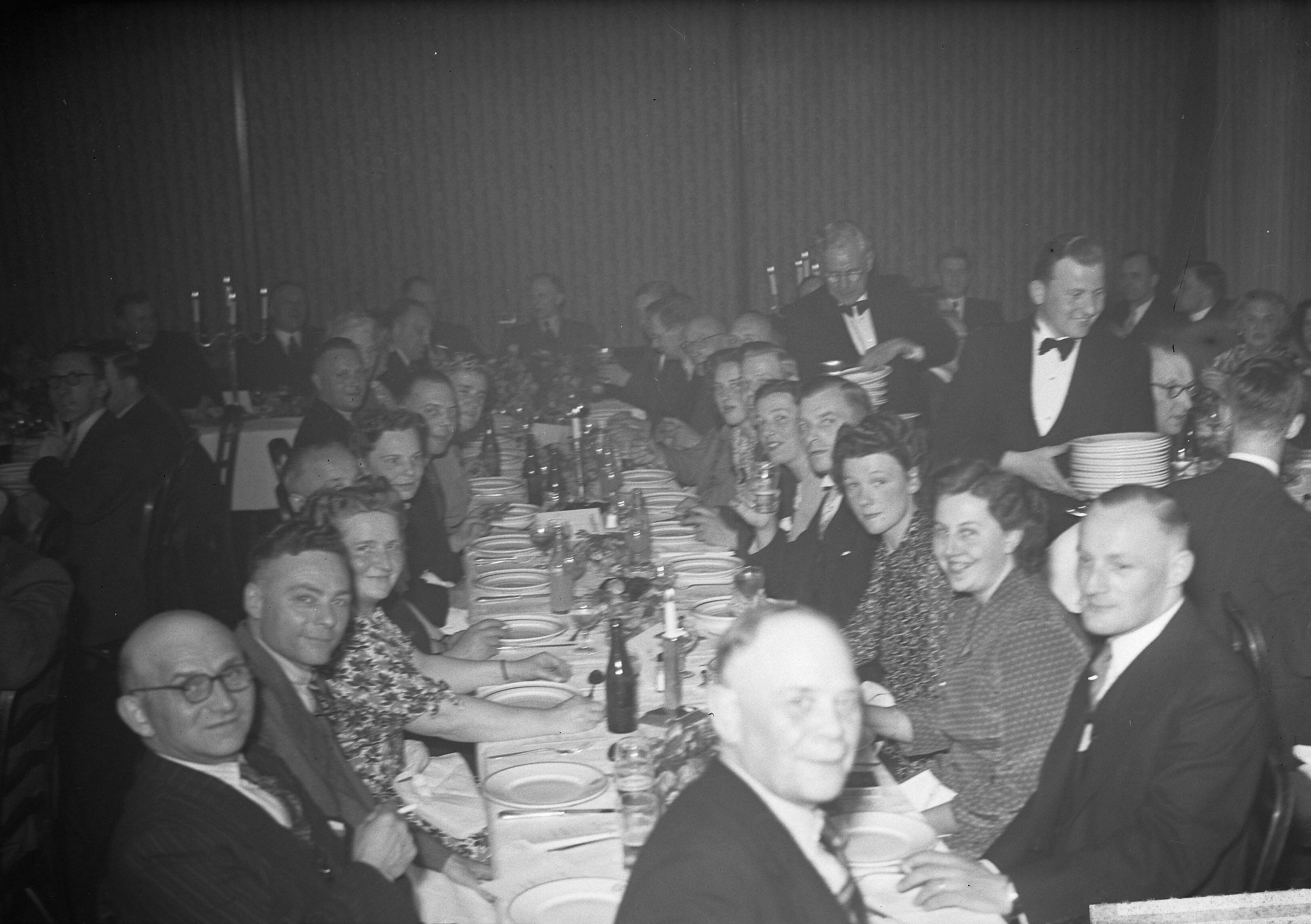 Fotocollectie Anefo — R.K. Winkeliersbond congres Haarlem — Foto: Oorschot, […] van / Anefo. Licentie: Set B: Rechtenvrij / Publiek Domein. Bron: Nationaal Archief. http://hdl.handle.net/10648/a8c7ccba-d0b4-102d-bcf8-003048976d84