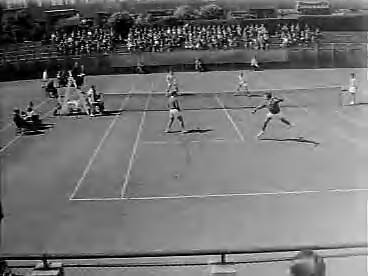 Fotocollectie Anefo — Tennis. Davis-Cup. Nederland tegen Italië (0-5) — Foto: Bilsen, Joop van / Anefo. Licentie: Set B: Rechtenvrij / Publiek Domein. Bron: Nationaal Archief. http://hdl.handle.net/10648/a95fe7e8-d0b4-102d-bcf8-003048976d84