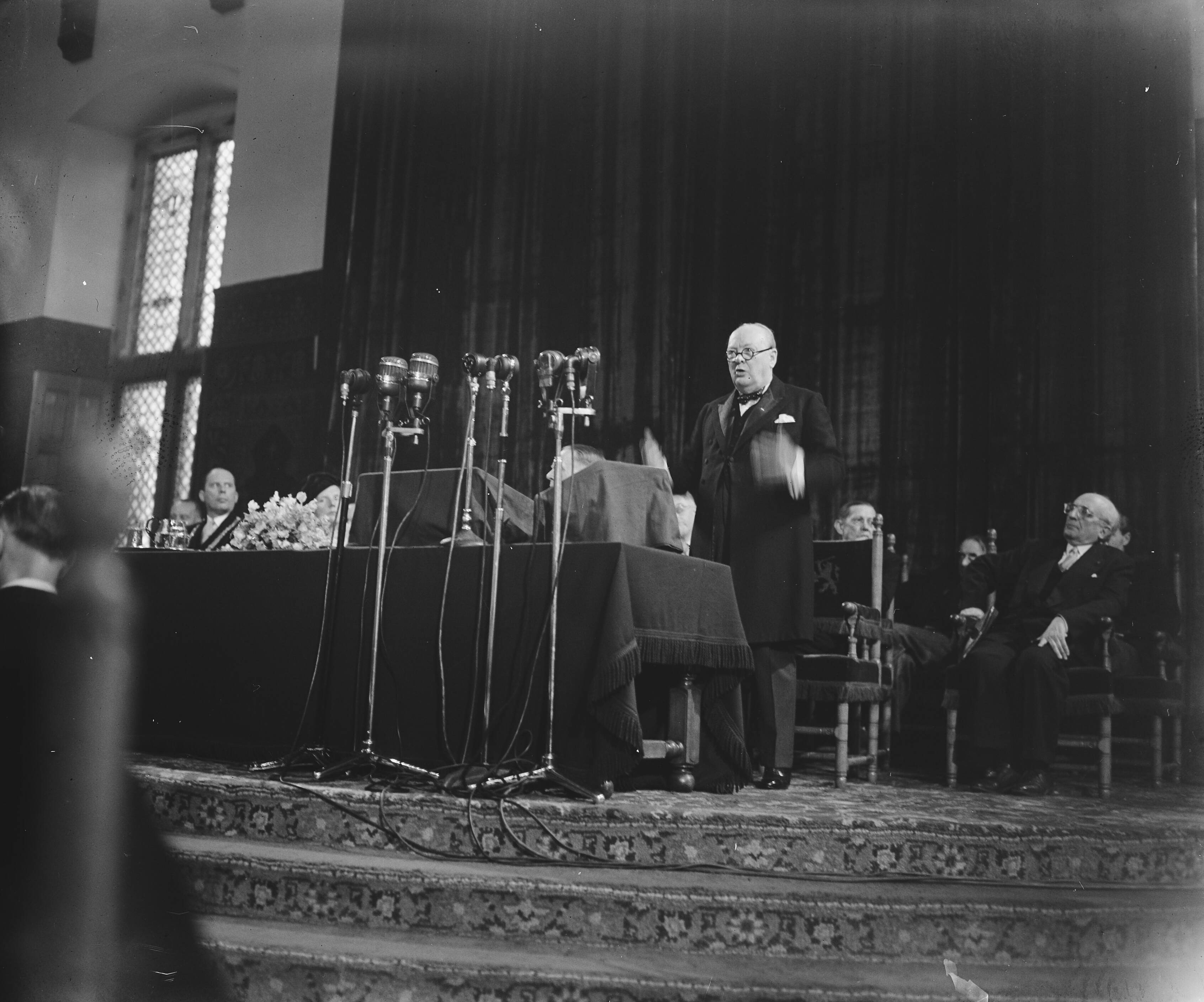 Fotocollectie Anefo — Europa Congres Ridderzaal Den Haag. Toespraak Churchill — Foto: Snikkers, Anton / Anefo. Licentie: Set B: Rechtenvrij / Publiek Domein. Bron: Nationaal Archief. http://hdl.handle.net/10648/a8b68bbc-d0b4-102d-bcf8-003048976d84