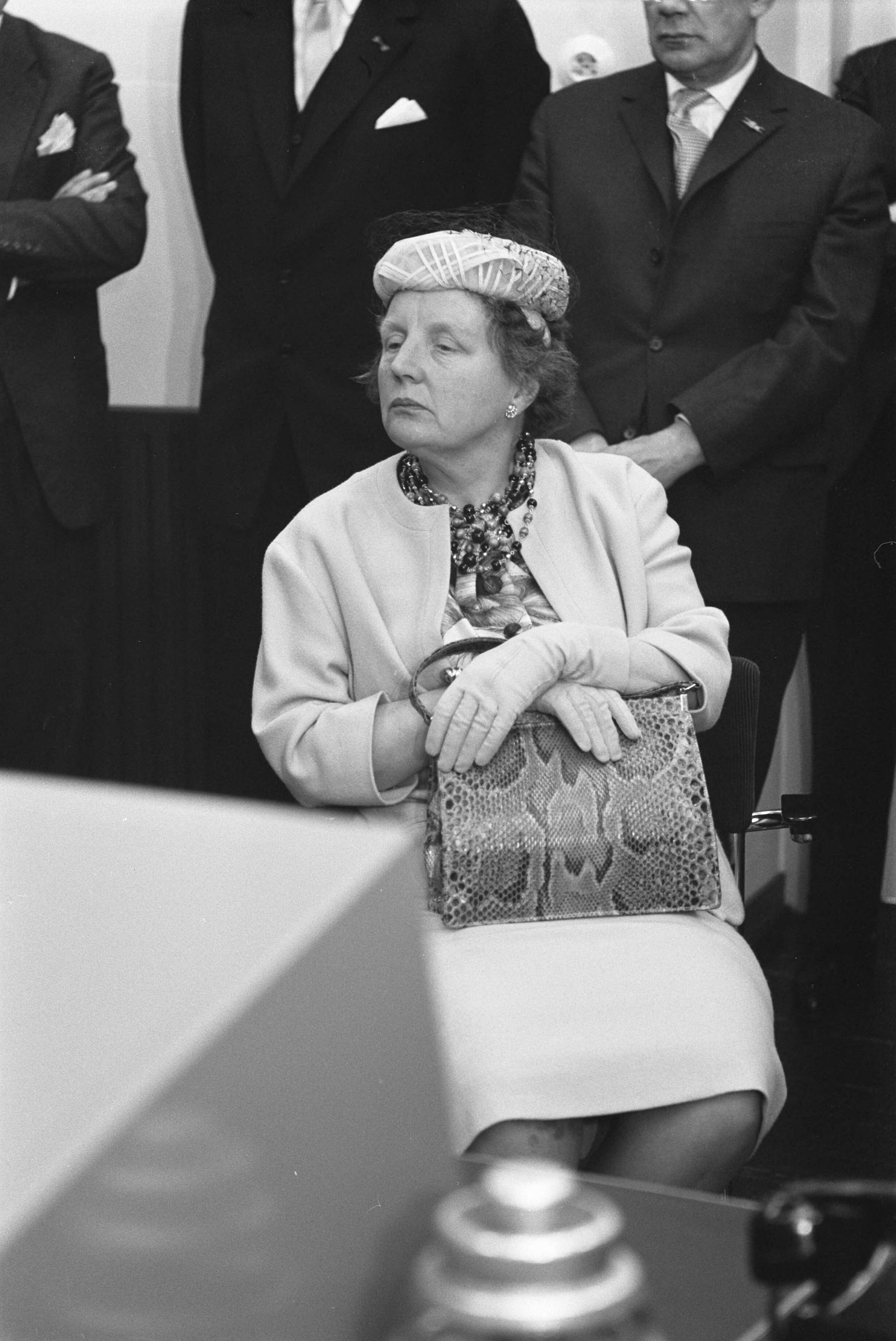 Ingebruiksstelling door koningin Juliana van televisietoren te IJsseltein — Ingebruikstelling door H. M. van televisietoren te IJsselstein — Foto: Pot, Harry / Anefo. Licentie: Set B: Rechtenvrij / Publiek Domein. Bron: Nationaal Archief. http://hdl.handle.net/10648/a9d497fa-d0b4-102d-bcf8-003048976d84