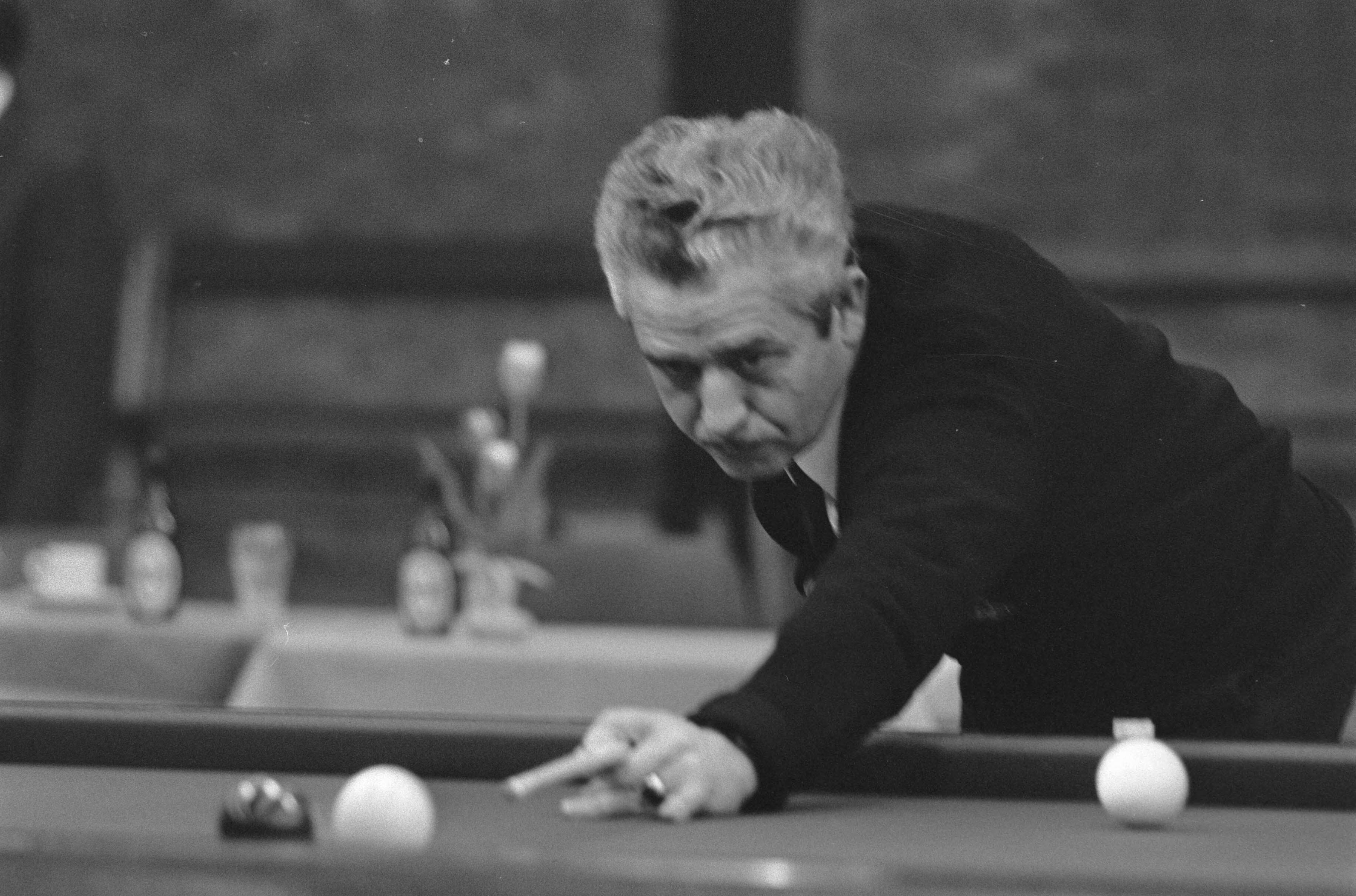 Fotocollectie Anefo — Europees Kampioenschap Driebanden in Den Haag nr. 25A : ?, nr. 22A , 23A, 24A: Boulanger in aktie — Foto: Koch, Eric / Anefo. Licentie: Set B: Rechtenvrij / Publiek Domein. Bron: Nationaal Archief. http://hdl.handle.net/10648/ab5b2b8e-d0b4-102d-bcf8-003048976d84