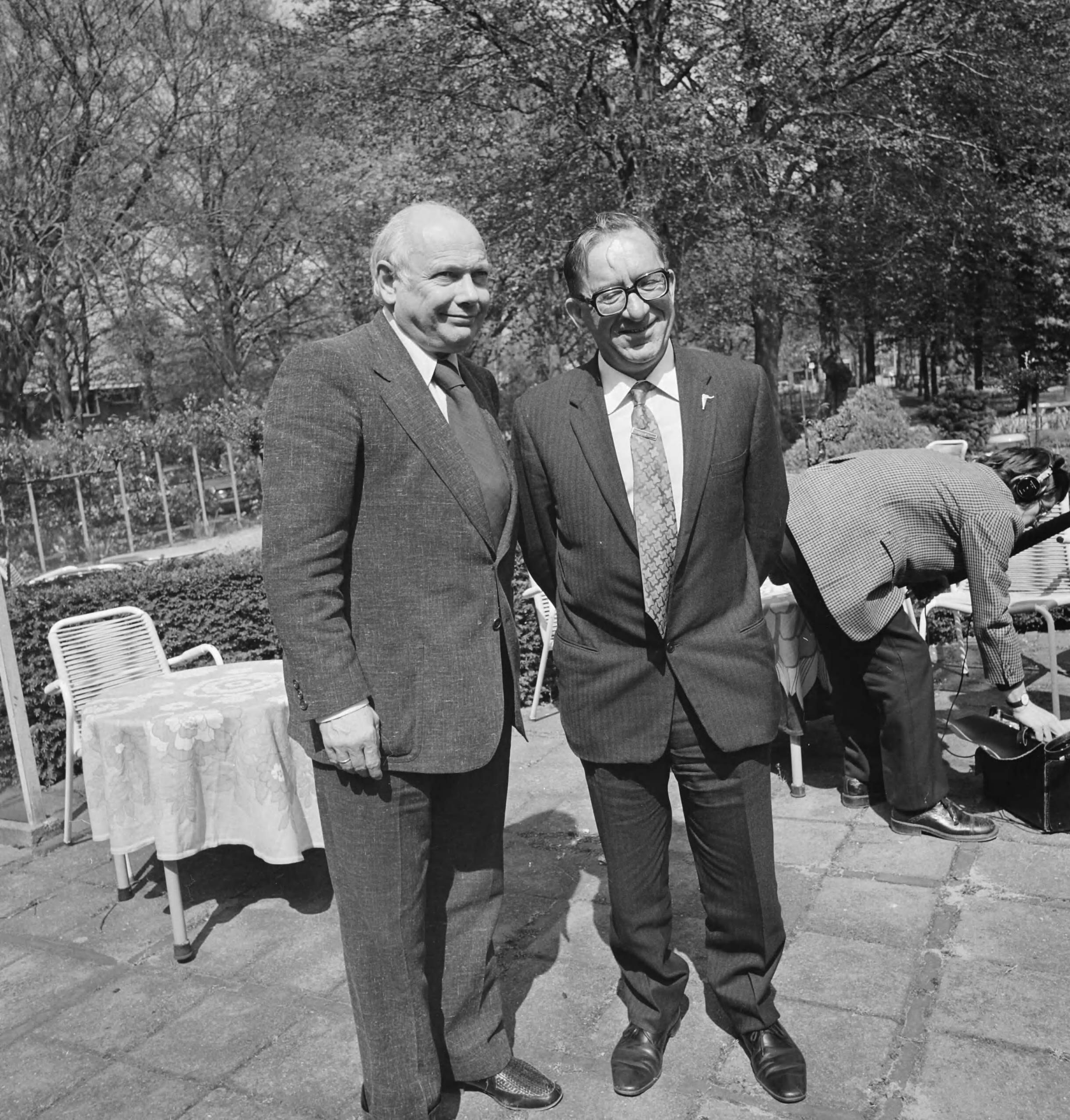 Fotocollectie Anefo — Premier Mintoff van Malta in ons land, premier Den Uyl en premier Mintoff poserend — Foto: Punt, W. / Anefo. Licentie: Set B: Rechtenvrij / Publiek Domein. Bron: Nationaal Archief. http://hdl.handle.net/10648/ac4950c0-d0b4-102d-bcf8-003048976d84
