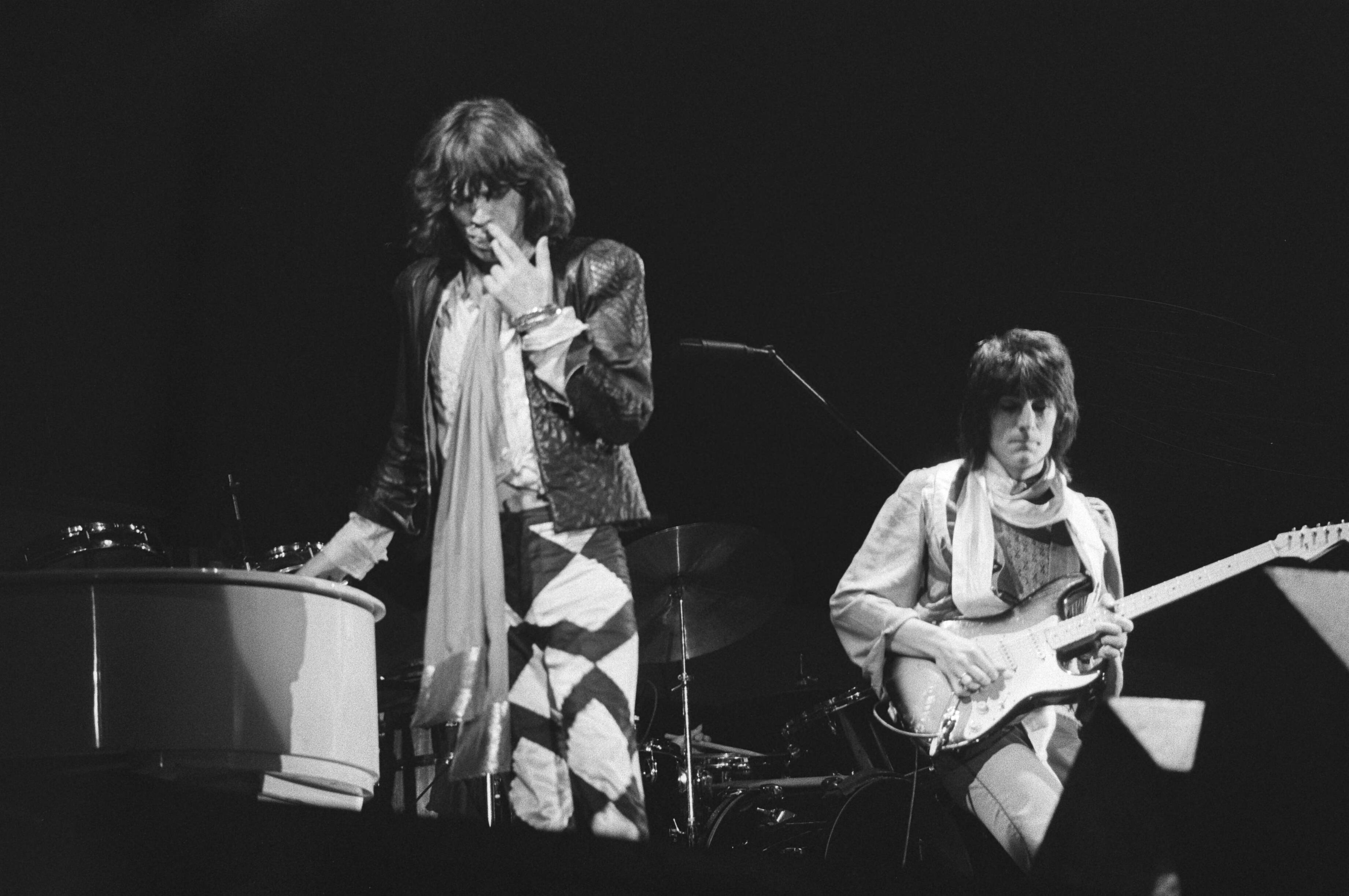 Fotocollectie Anefo — Rolling Stones concert in Zuiderpark te Den Haag , Mick Jagger in aktie — Foto: Verhoeff, Bert / Anefo. Licentie: Set B: Rechtenvrij / Publiek Domein. Bron: Nationaal Archief. http://hdl.handle.net/10648/ac84f486-d0b4-102d-bcf8-003048976d84