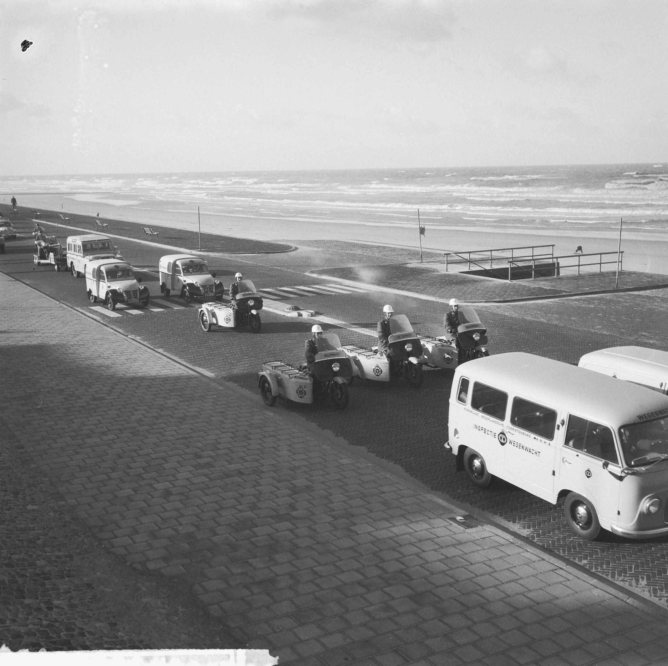 Fotocollectie Anefo — Demonstratie Wegenwacht in Den Haag — Foto: Pot, Harry / Anefo. Licentie: Set B: Rechtenvrij / Publiek Domein. Bron: Nationaal Archief. http://hdl.handle.net/10648/a9c01794-d0b4-102d-bcf8-003048976d84