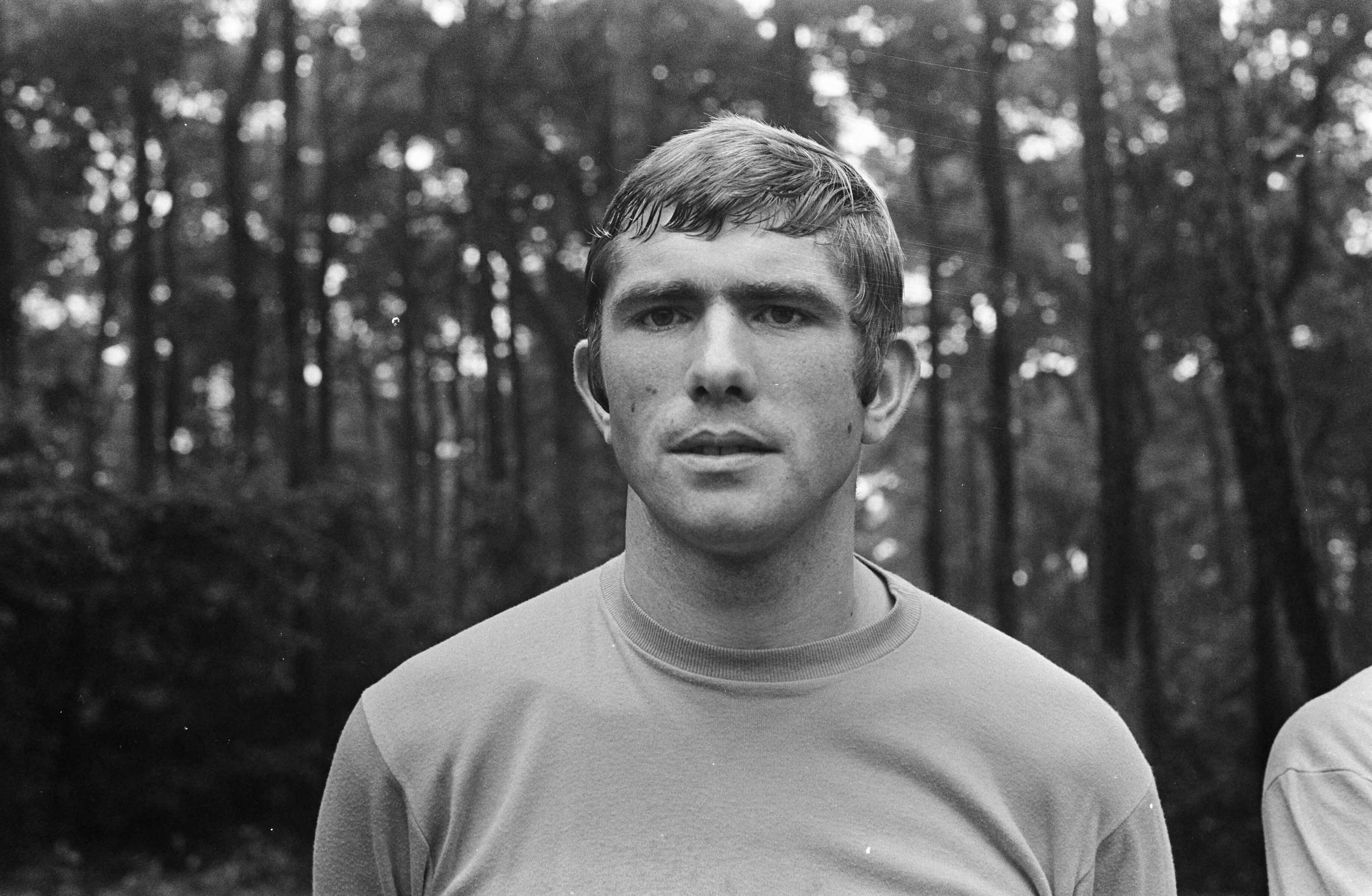 Training van het Nederlands elftal in Zeist — Hans Eykenbroek — Foto: Fotograaf Onbekend / Anefo. Licentie: Set B: Rechtenvrij / Publiek Domein. Bron: Nationaal Archief. http://hdl.handle.net/10648/ab4bc4be-d0b4-102d-bcf8-003048976d84