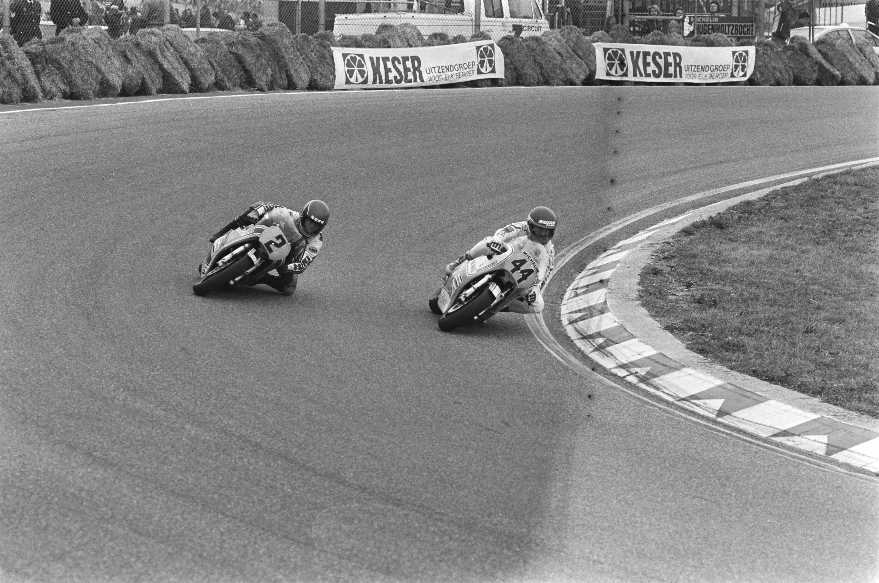 Internationale Olof-races 1980 in Zandvoort — Will Hartog (44 gepasseerd door Randy Mamola (2) — Foto: Antonisse, Marcel / Anefo. Licentie: Set B: Rechtenvrij / Publiek Domein. Bron: Nationaal Archief. http://hdl.handle.net/10648/ace7ce9e-d0b4-102d-bcf8-003048976d84
