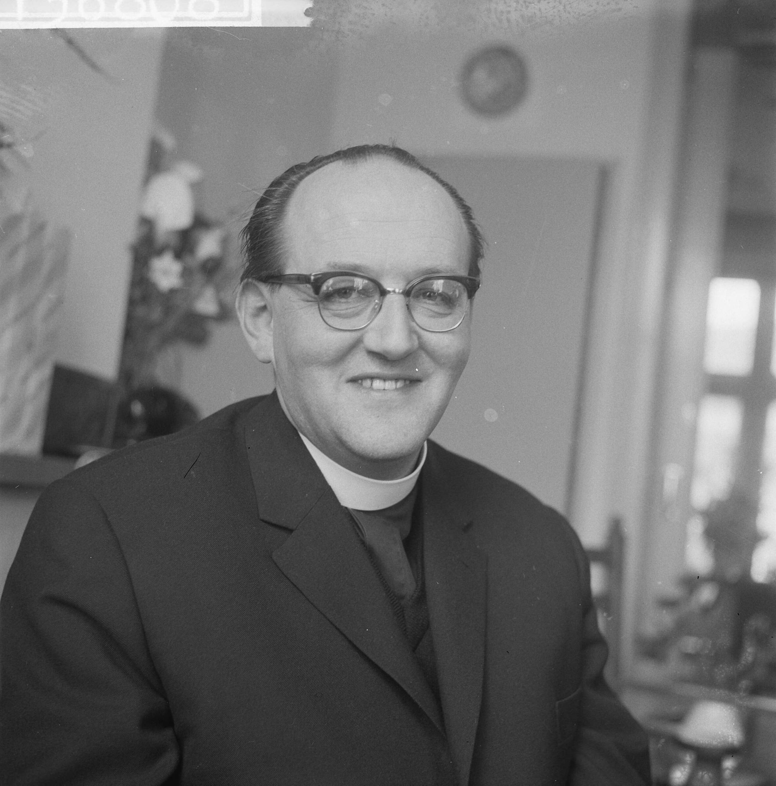 Fotocollectie Anefo — De nieuwe bisschop van Breda, mgr. G.H. de Vet — Foto: Nijs, Jac. de / Anefo. Licentie: Set B: Rechtenvrij / Publiek Domein. Bron: Nationaal Archief. http://hdl.handle.net/10648/a9fed6dc-d0b4-102d-bcf8-003048976d84