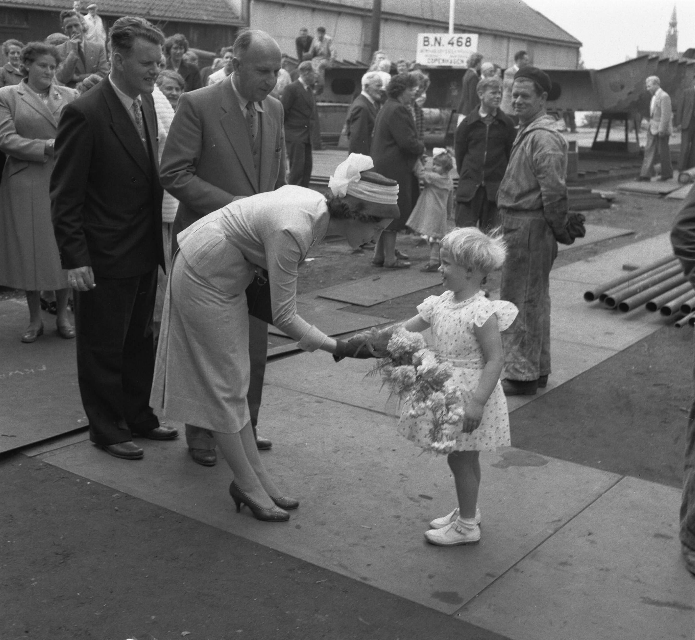 Fotocollectie Anefo — Tewaterlating "Mary North" bij NV Zaanlandse scheepsbouw maatschappij te Zaandam — Foto: Rossem, Wim van / Anefo. Licentie: Set B: Rechtenvrij / Publiek Domein. Bron: Nationaal Archief. http://hdl.handle.net/10648/a949a942-d0b4-102d-bcf8-003048976d84
