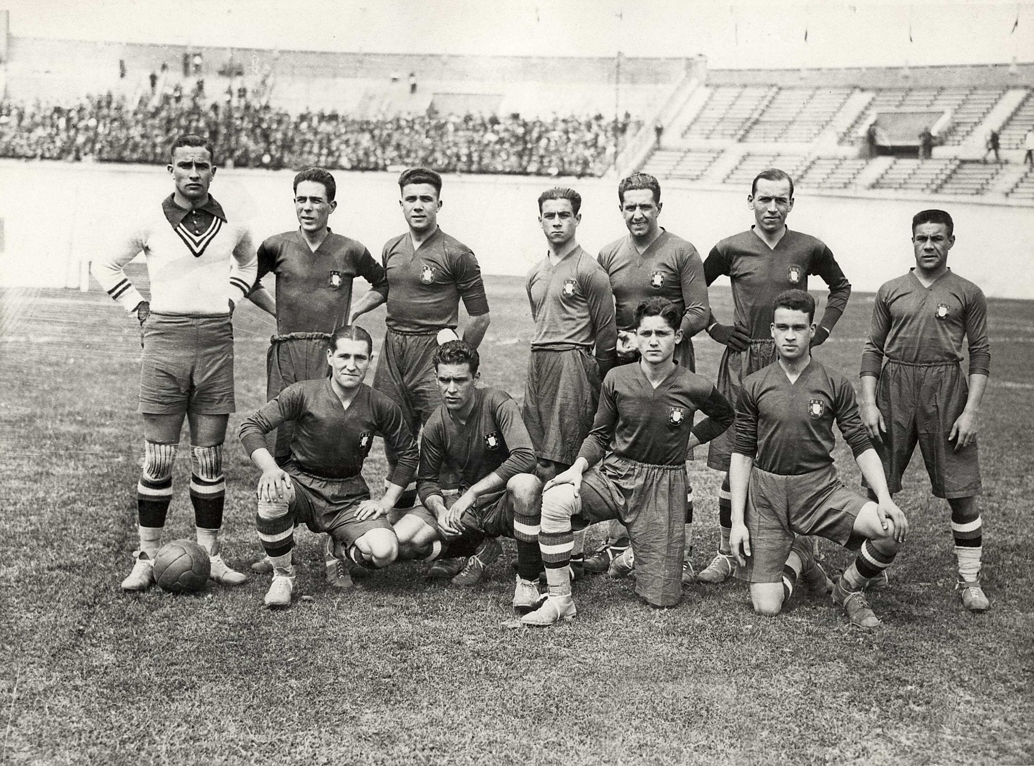 Portretten, Sport — Sport, Olympische Spelen Amsterdam, 1928 : Het voetbalelftal van Portugal. — Foto: Fotograaf Onbekend / Algemeen Fotobureau Amsterdam / Rechtenvrij (05589). Licentie: Set B: Rechtenvrij / Publiek Domein. Bron: Nationaal Archief. http://hdl.handle.net/10648/35429da7-0ba1-a382-e063-6df0900a6686