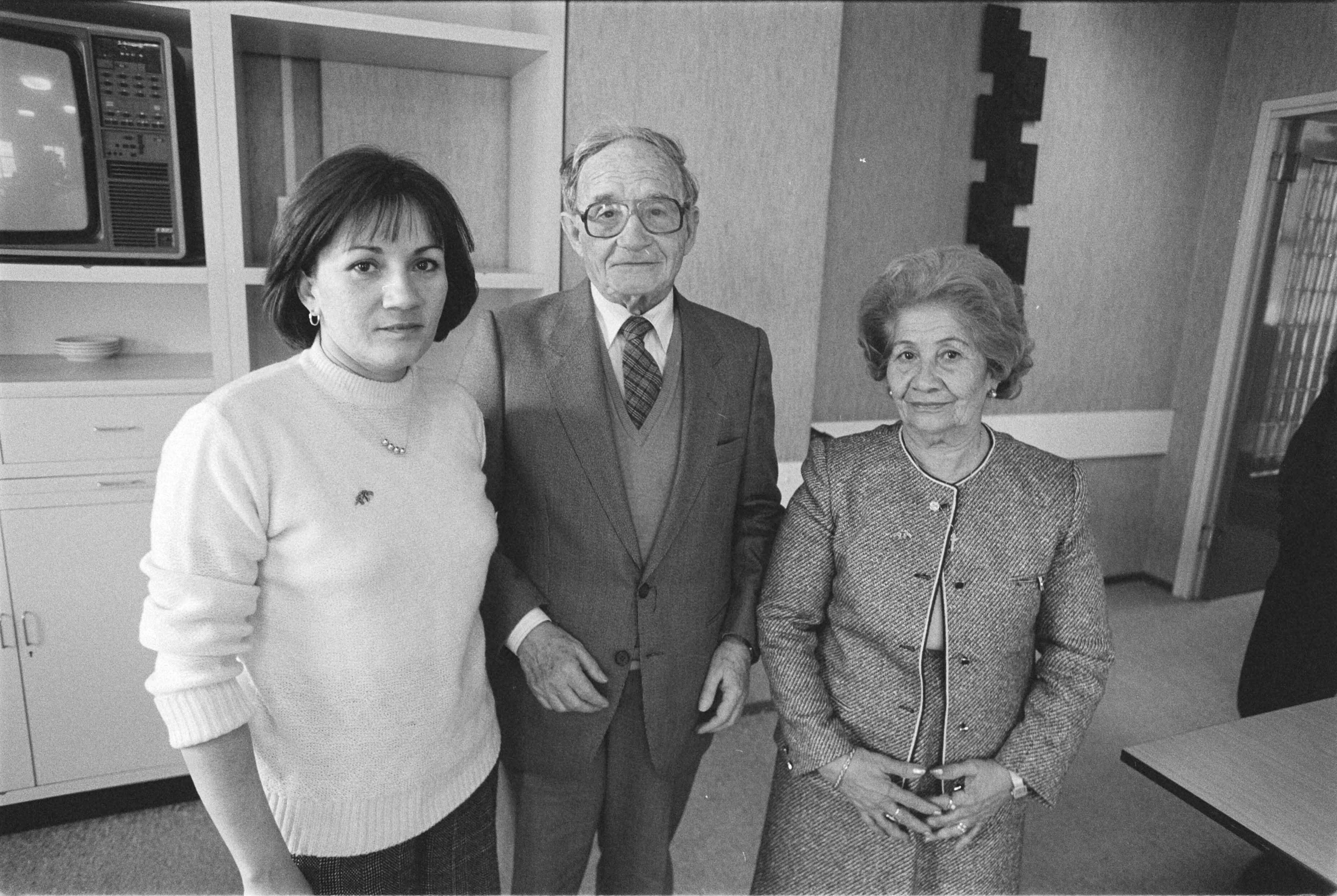 Fotocollectie Anefo — Ouders en zuster van de op 14 maart 1983 in El Salvador vermoorde Marianella Garcia Villas (gaven persconferentie in Den Haag ) — Foto: Bogaerts, Rob / Anefo. Licentie: Set B: Rechtenvrij / Publiek Domein. Bron: Nationaal Archief. http://hdl.handle.net/10648/ad36481c-d0b4-102d-bcf8-003048976d84