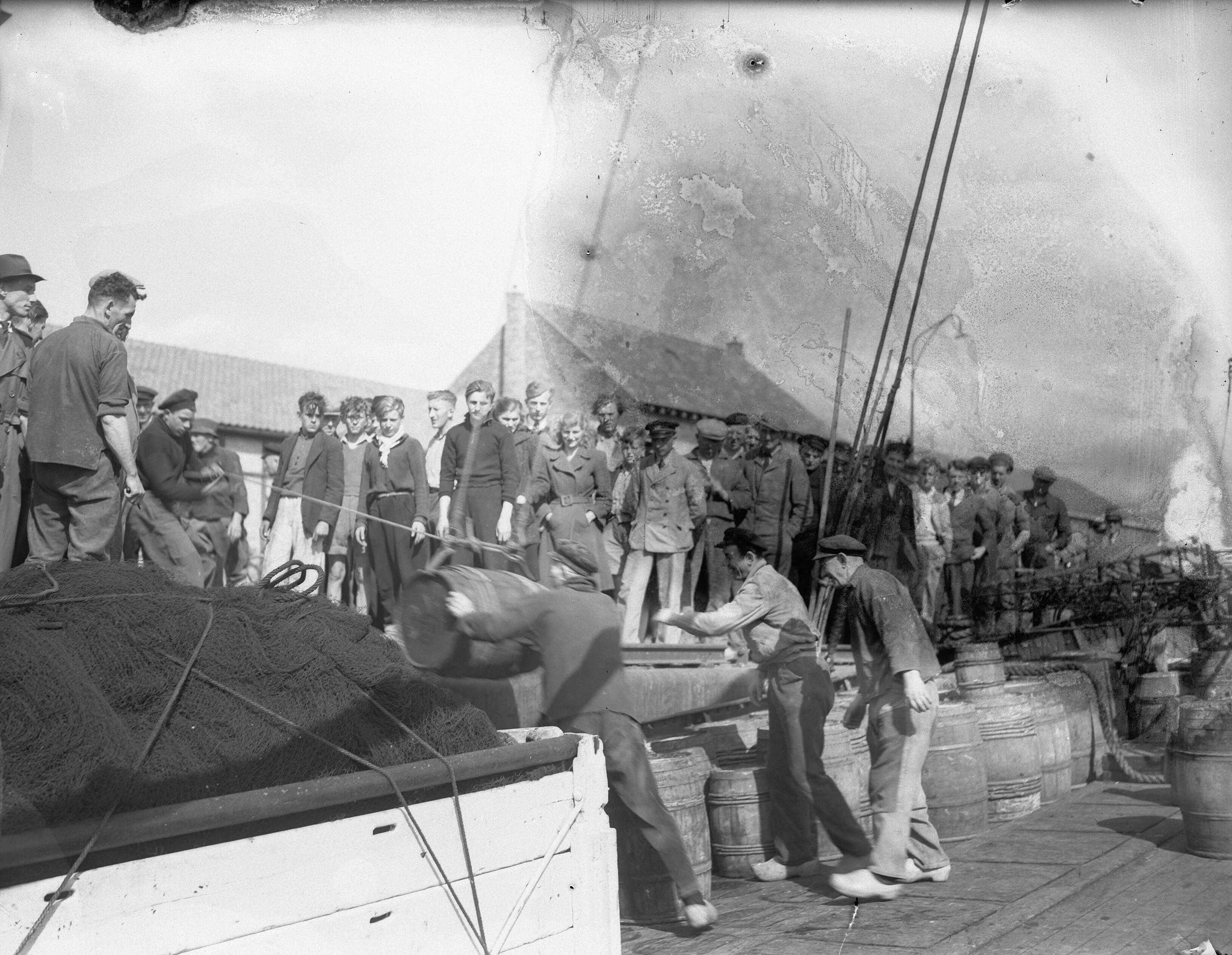 Fotocollectie Anefo — Vlaggetjesdag Scheveningen — Foto: Moedrik, D. / Anefo. Licentie: Set B: Rechtenvrij / Publiek Domein. Bron: Nationaal Archief. http://hdl.handle.net/10648/ad7afb88-d0b4-102d-bcf8-003048976d84
