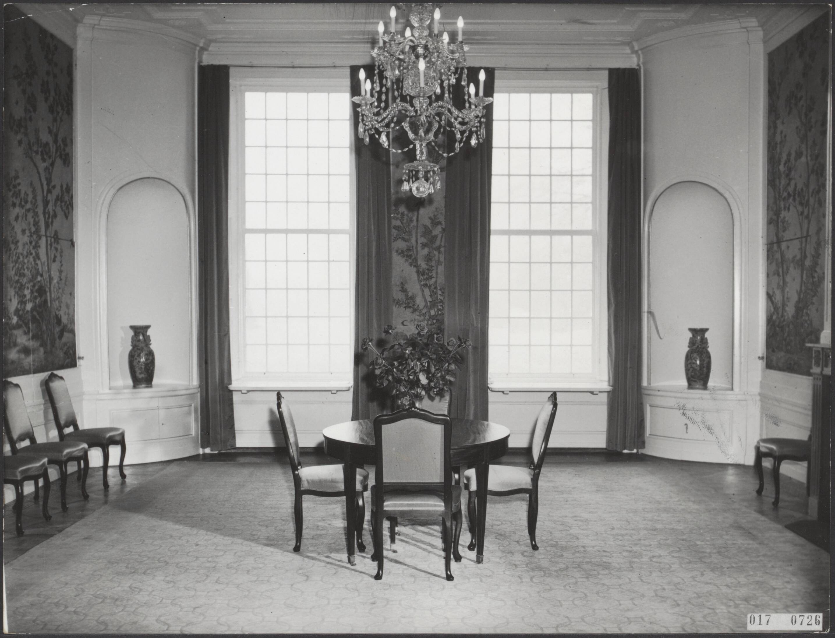 Fotocollectie Elsevier Binnenland — Serie: kasteel Drakensteyn bewoond door prinses Beatrix. Interieur — Foto: ANP / RVD of rechtenvrij. Licentie: Set B: Rechtenvrij / Publiek Domein. Bron: Nationaal Archief. http://hdl.handle.net/10648/adbed07e-d0b4-102d-bcf8-003048976d84
