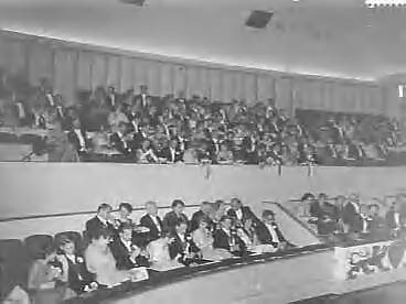 Fotocollectie Anefo — Lustrumviering van de tandheelkundige studentenvereniging "John Tomes" te Utrecht — Foto: Bilsen, Joop van / Anefo. Licentie: Set B: Rechtenvrij / Publiek Domein. Bron: Nationaal Archief. http://hdl.handle.net/10648/a96e6eb2-d0b4-102d-bcf8-003048976d84