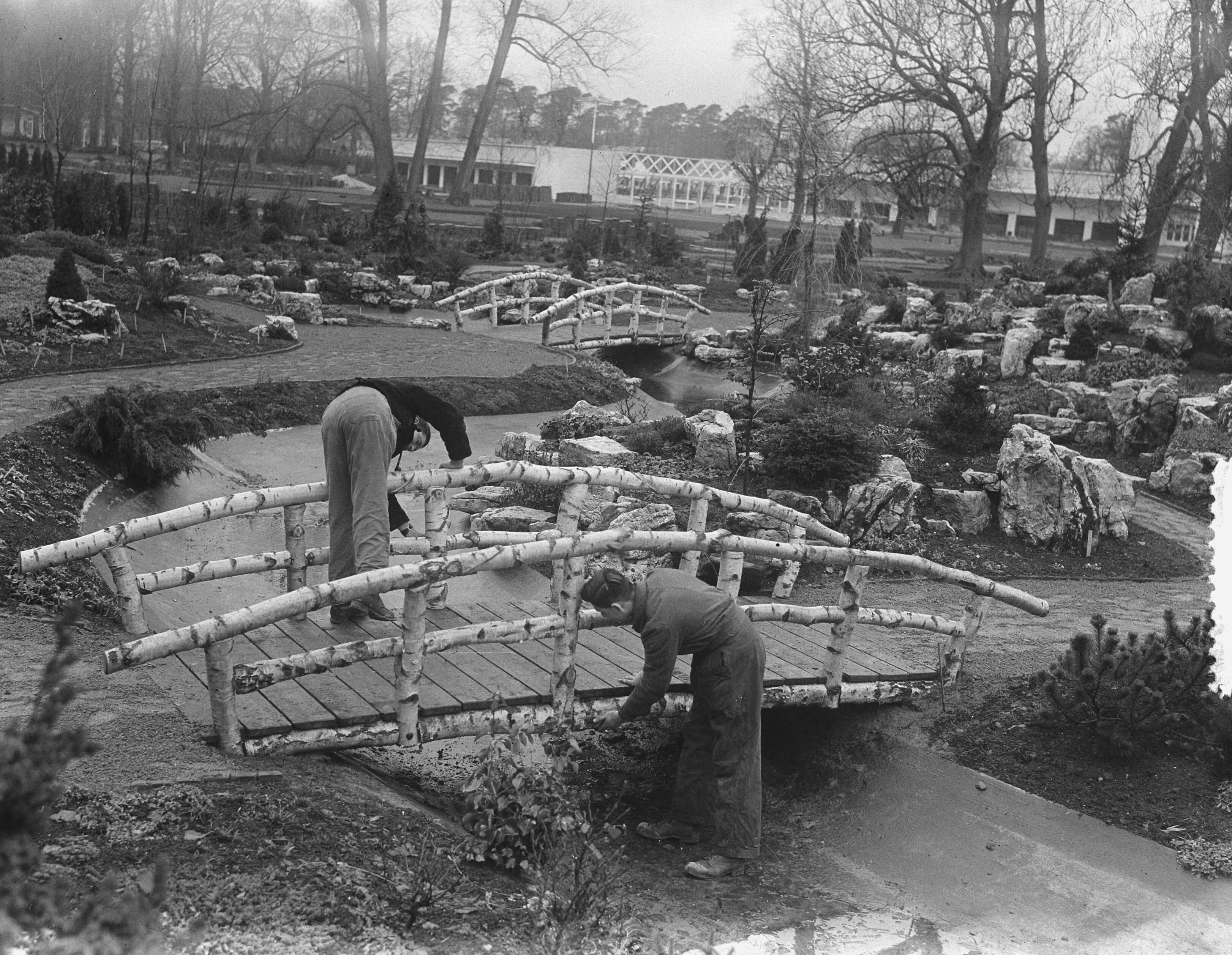 Fotocollectie Anefo — Opbouw Flora tentoonstelling "Huis der Toekomst" te Heemstede — Foto: Duinen, H. van / Anefo. Licentie: Set B: Rechtenvrij / Publiek Domein. Bron: Nationaal Archief. http://hdl.handle.net/10648/a9055cec-d0b4-102d-bcf8-003048976d84