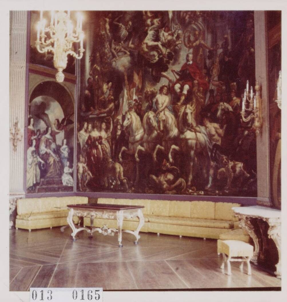 Paleis Huis ten Bosch te Den Haag — Oranjezaal. Schildering — Foto: Onbekend / RVD. Licentie: Set B: Rechtenvrij / Publiek Domein. Bron: Nationaal Archief. http://hdl.handle.net/10648/afa8c8cc-d0b4-102d-bcf8-003048976d84