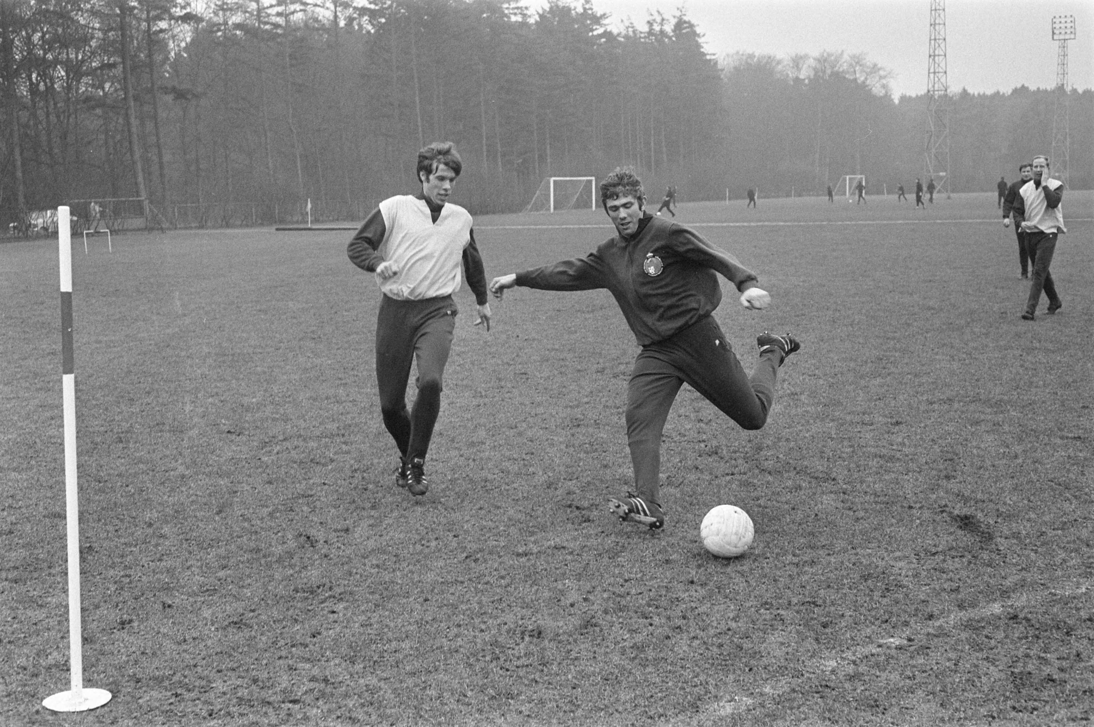 Fotocollectie Anefo — Training Nederlands Elftal in Zeist nr. 12 : Kessler — Foto: Koch, Eric / Anefo. Licentie: Set B: Rechtenvrij / Publiek Domein. Bron: Nationaal Archief. http://hdl.handle.net/10648/ab629842-d0b4-102d-bcf8-003048976d84