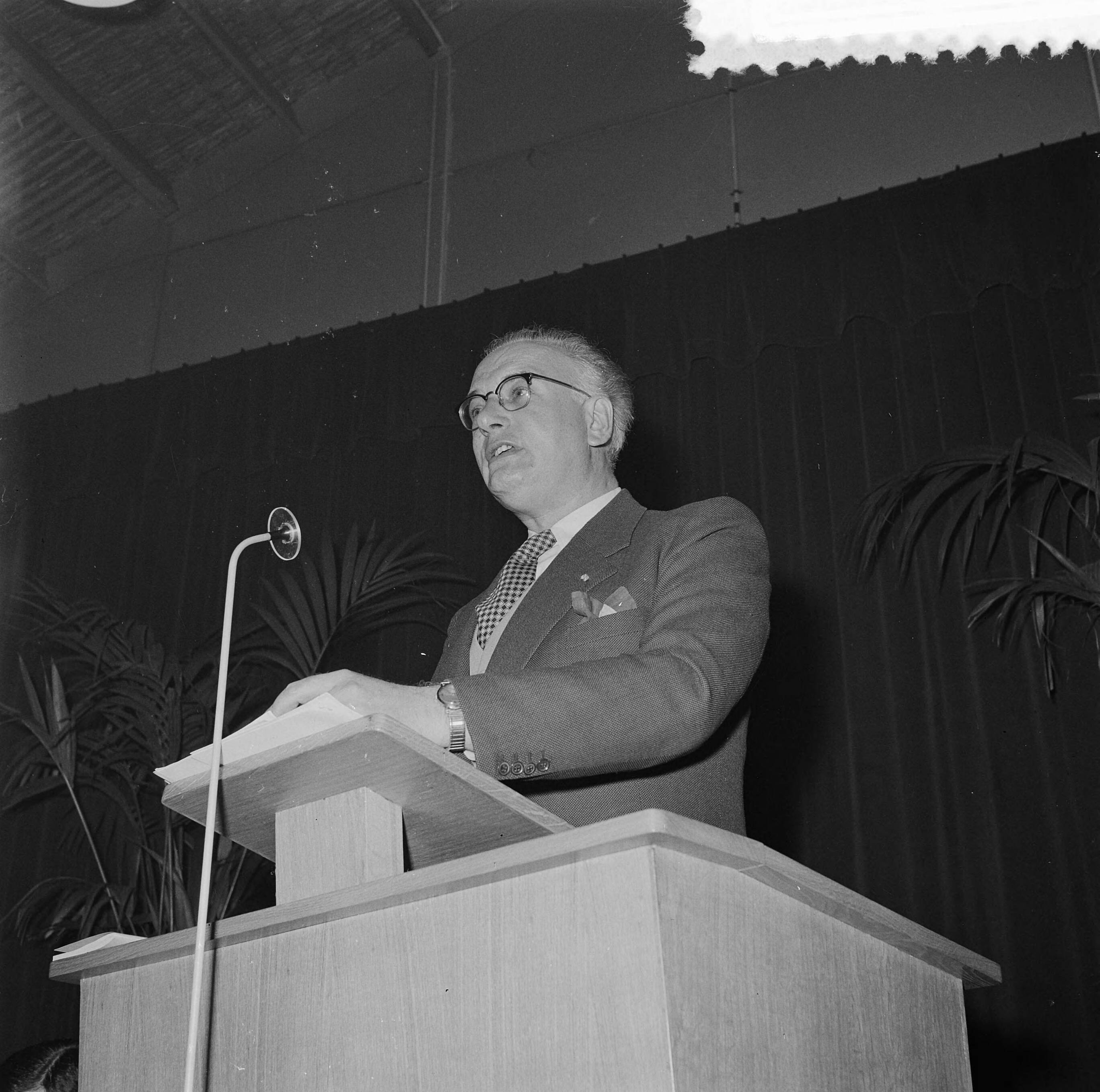 Fotocollectie Anefo — Journalistencongres in Utrecht — Foto: Behrens, Herbert F. / Anefo. Licentie: Set B: Rechtenvrij / Publiek Domein. Bron: Nationaal Archief. http://hdl.handle.net/10648/a95ad3e8-d0b4-102d-bcf8-003048976d84