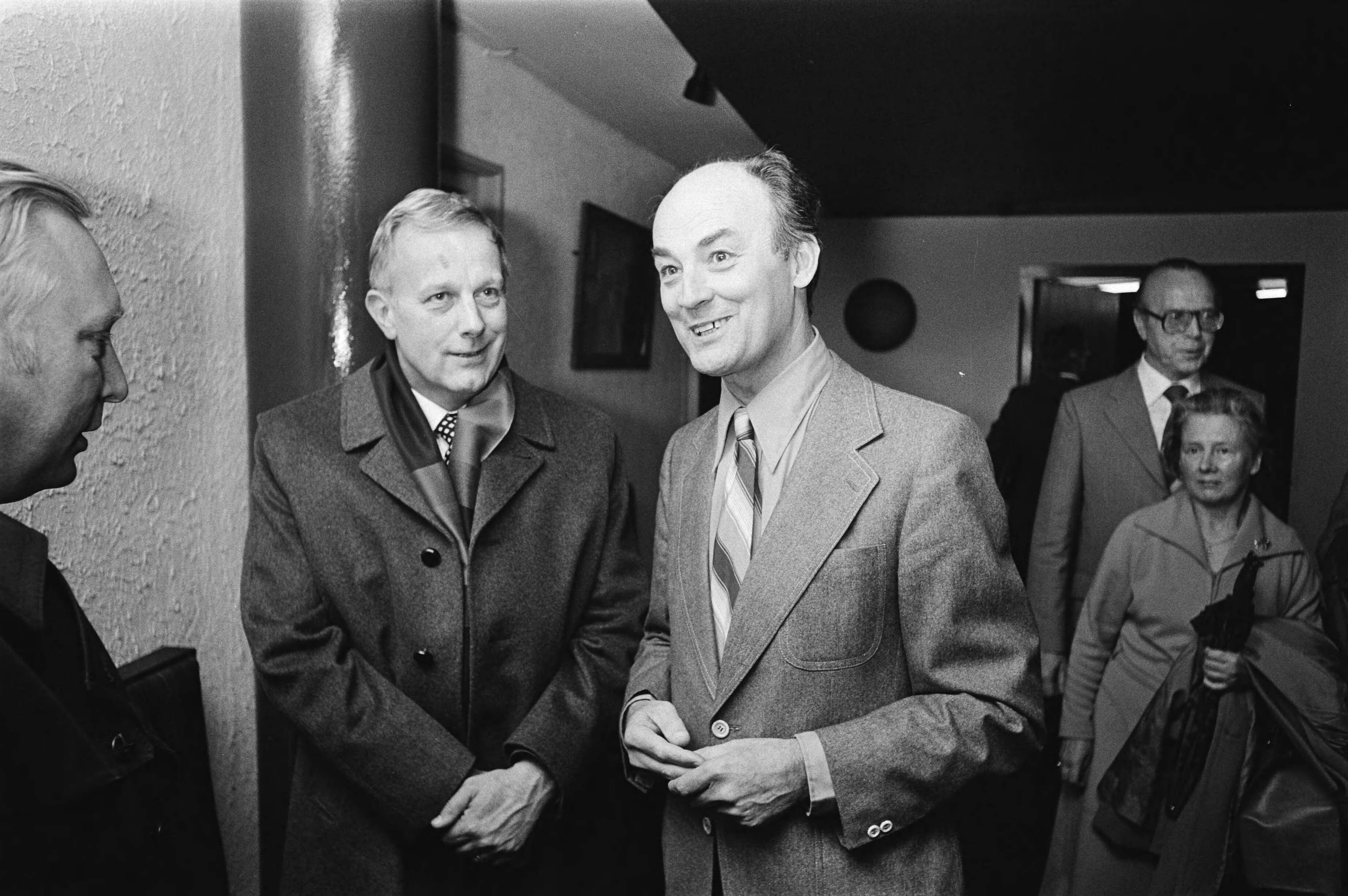 KVP partijraad in Hilversum — CDA voorzitter Steenkamp en Wim Aantjes (rechts) — Foto: Bogaerts, Rob / Anefo. Licentie: Set B: Rechtenvrij / Publiek Domein. Bron: Nationaal Archief. http://hdl.handle.net/10648/acd47dc6-d0b4-102d-bcf8-003048976d84