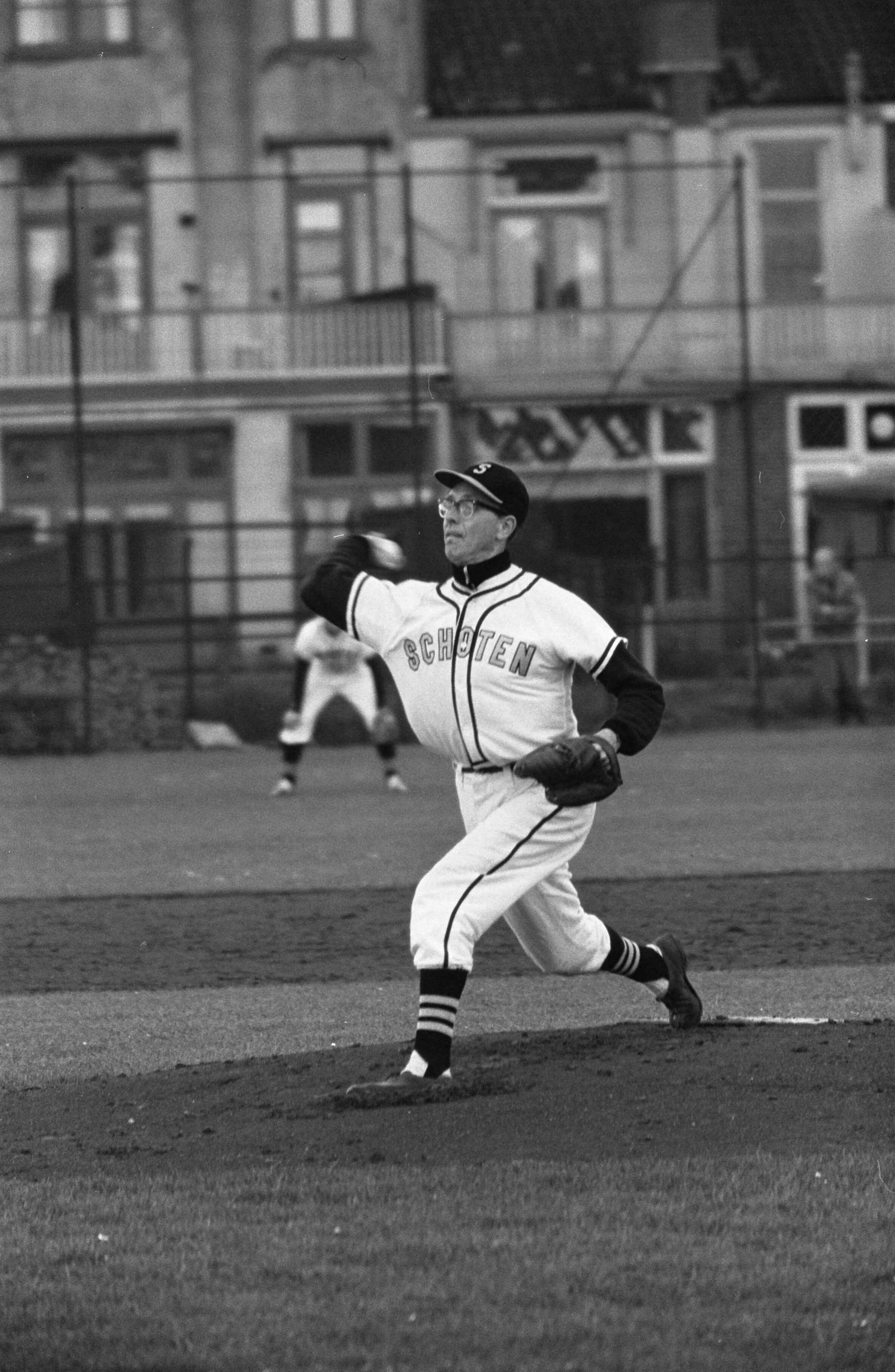 Fotocollectie Anefo — Honkbal. Schoten tegen OVVO. Spelmoment — Foto: Gelderen, Hugo van / Anefo. Licentie: Set B: Rechtenvrij / Publiek Domein. Bron: Nationaal Archief. http://hdl.handle.net/10648/aa09fb0c-d0b4-102d-bcf8-003048976d84