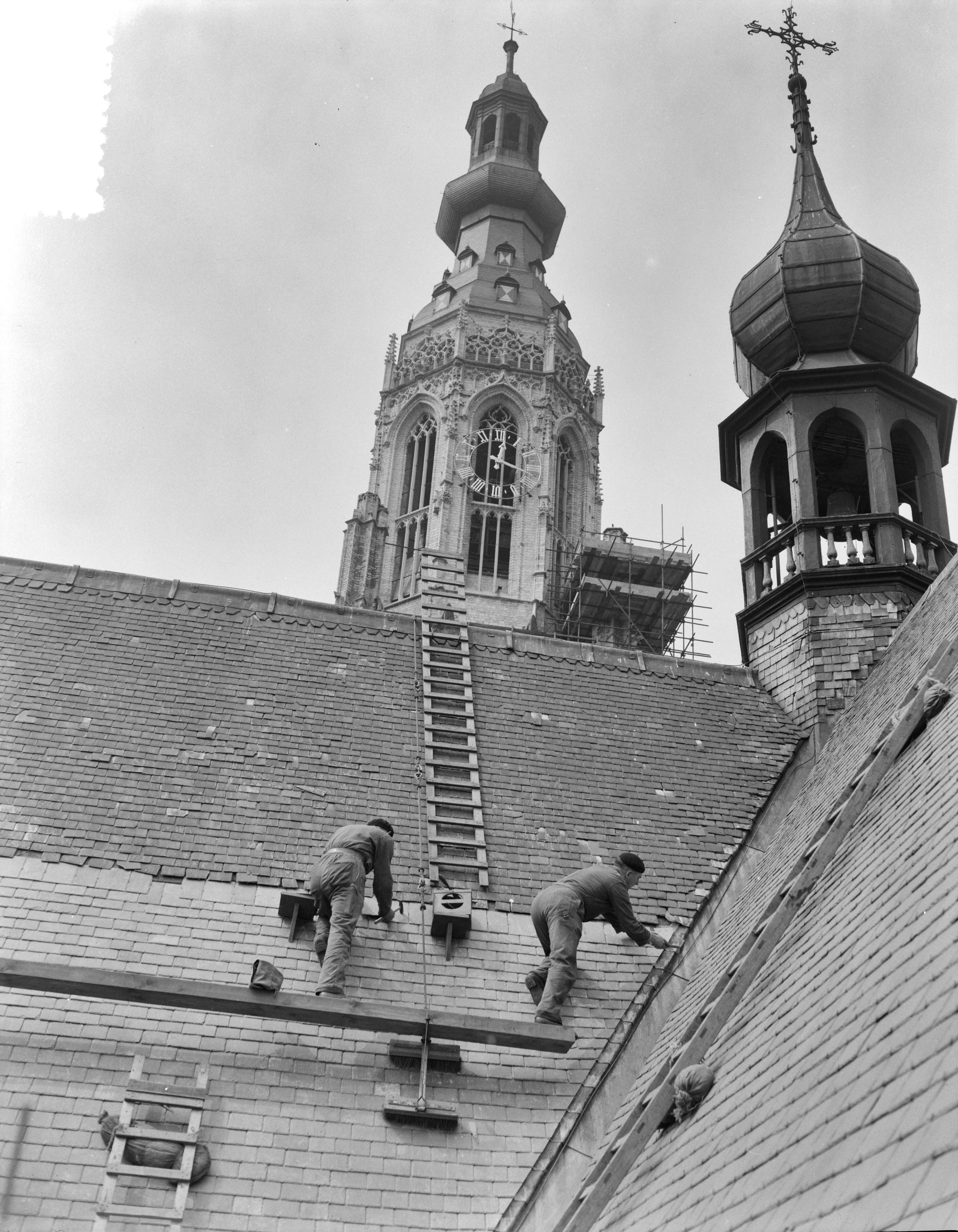 Fotocollectie Anefo — Restauratie van de Grote Kerk te Breda — Foto: Rossem, Wim van / Anefo. Licentie: Set B: Rechtenvrij / Publiek Domein. Bron: Nationaal Archief. http://hdl.handle.net/10648/a9473518-d0b4-102d-bcf8-003048976d84
