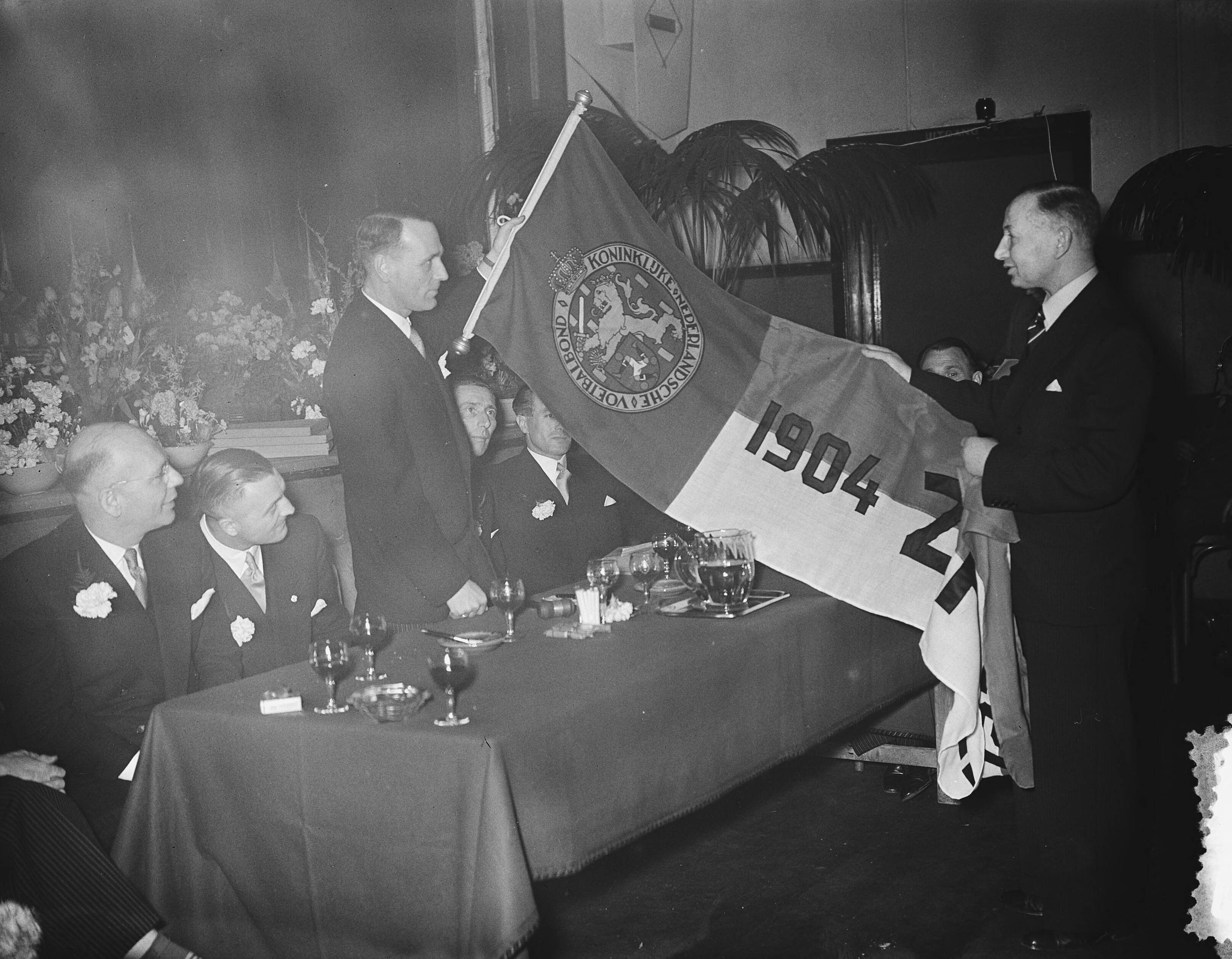 50-jarig jubileum van voetbalvereniging ZFC — Foto: Bilsen, Joop van / Anefo. — Licentie: Set B: Rechtenvrij / Publiek Domein. Bron: Nationaal Archief. http://hdl.handle.net/10648/a91f7f6e-d0b4-102d-bcf8-003048976d84