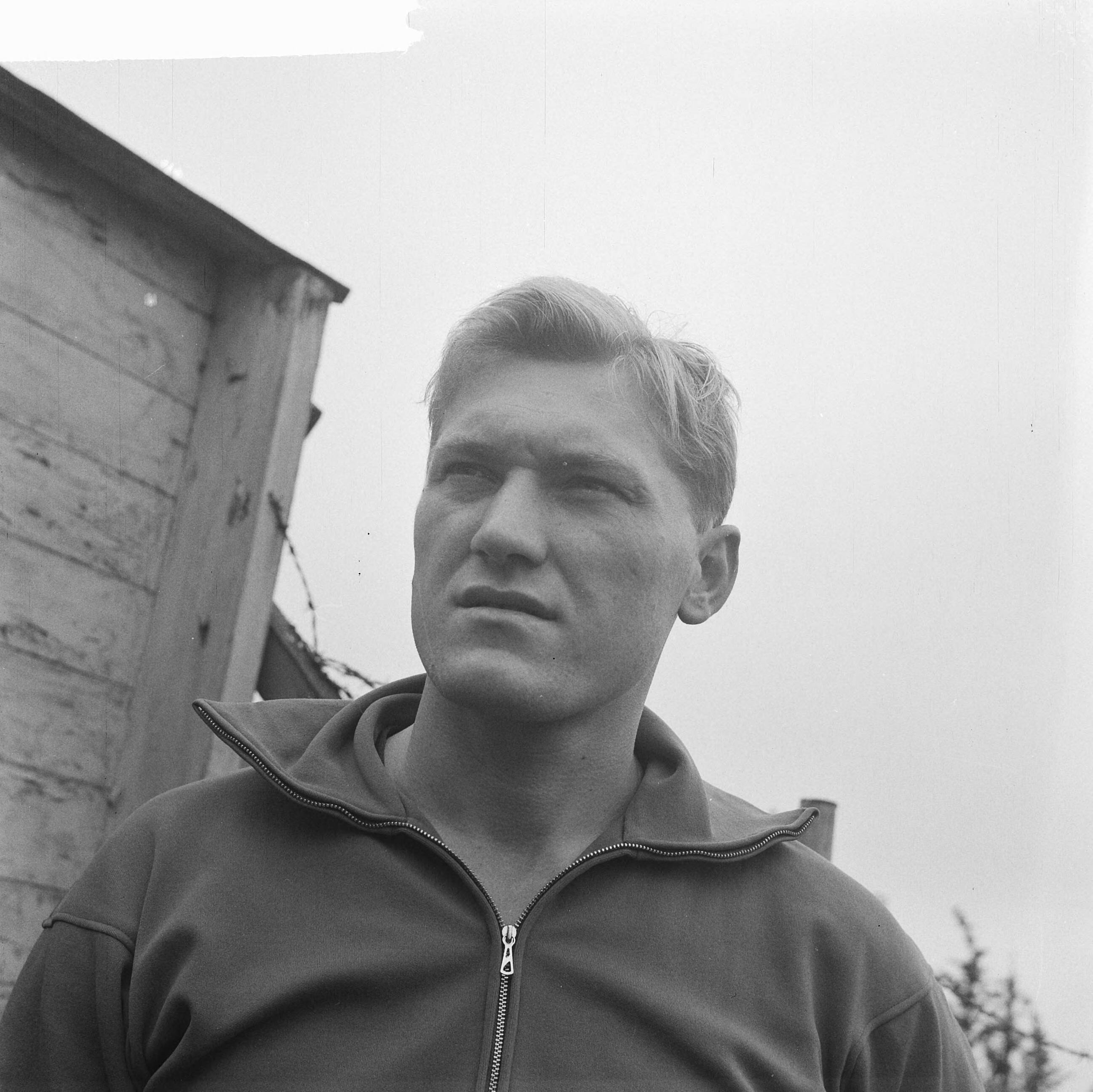 Fotocollectie Anefo — Kanowedstrijd Nederland tegen West-Duitsland. Fritz Briel (Duitsland) — Foto: Nijs, Jac. de / Anefo. Licentie: Set B: Rechtenvrij / Publiek Domein. Bron: Nationaal Archief. http://hdl.handle.net/10648/a9d8fb06-d0b4-102d-bcf8-003048976d84