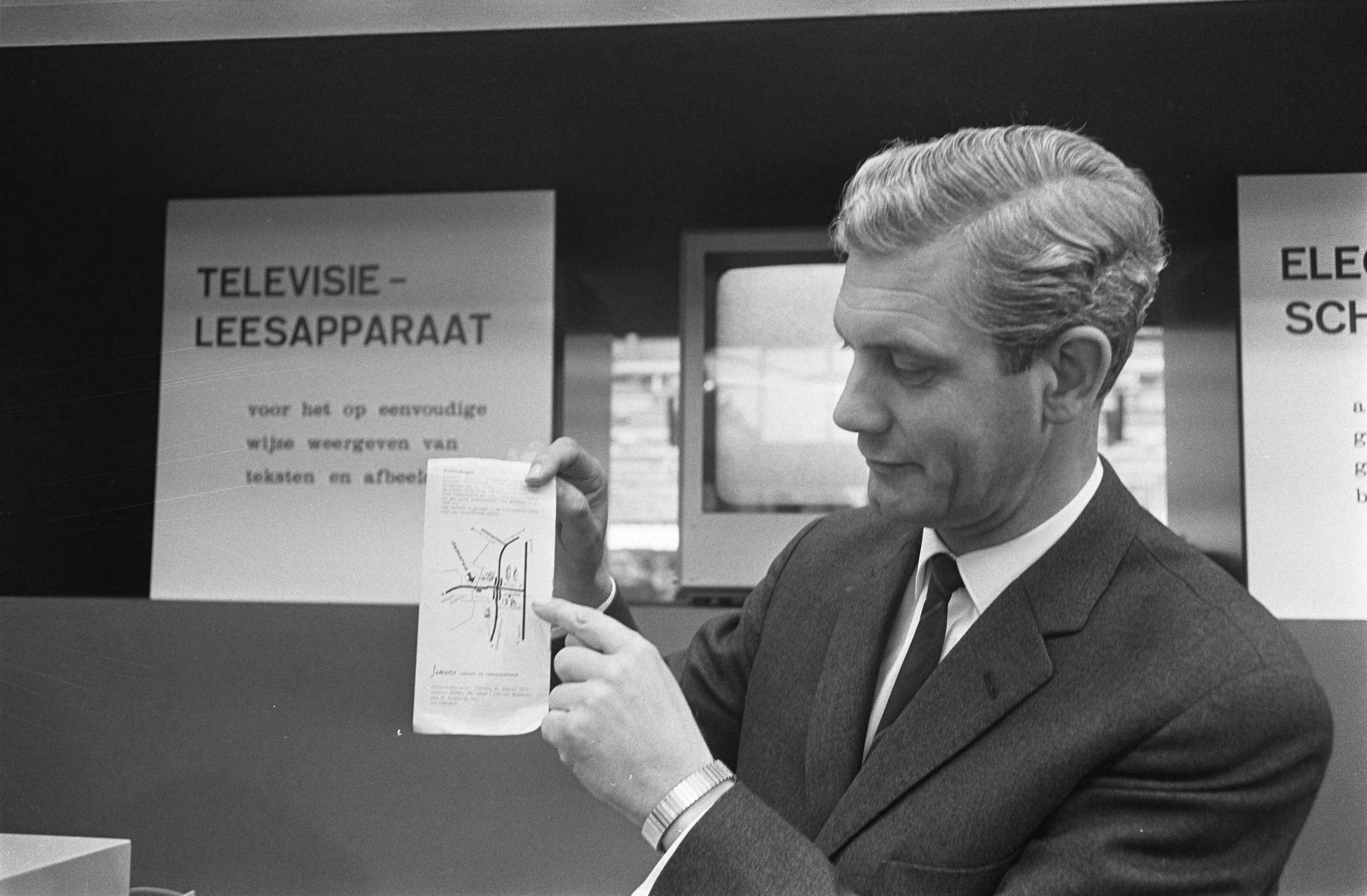 Fotocollectie Anefo — Onderwijstentoonstelling in Utrecht — Foto: Koch, Eric / Anefo. Licentie: Set B: Rechtenvrij / Publiek Domein. Bron: Nationaal Archief. http://hdl.handle.net/10648/aae50a1c-d0b4-102d-bcf8-003048976d84