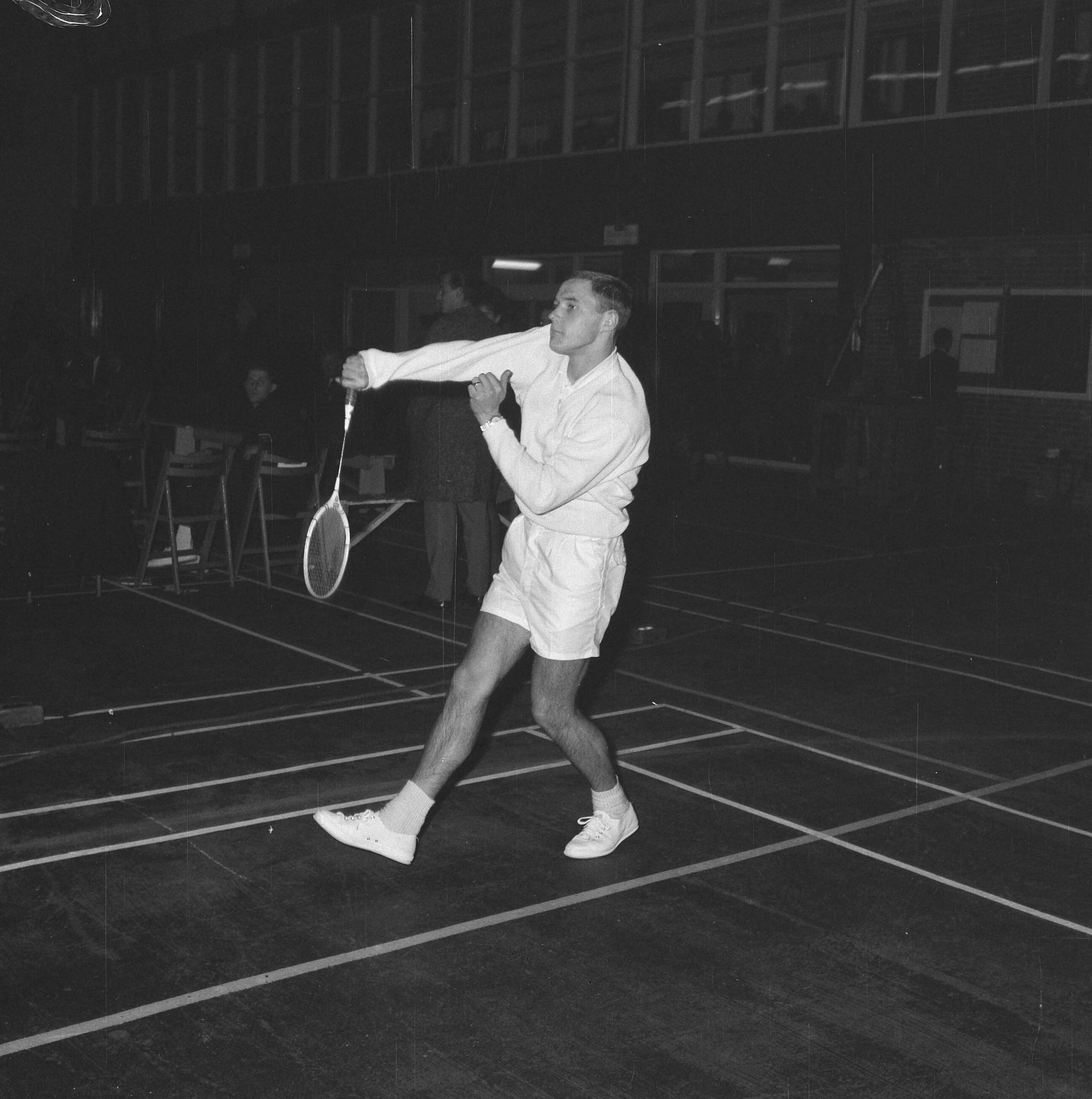 Fotocollectie Anefo — Badminton. Nederland tegen Ierland te Haarlem. Henk Weys (Nederland) in aktie — Foto: Nijs, Jac. de / Anefo. Licentie: Set B: Rechtenvrij / Publiek Domein. Bron: Nationaal Archief. http://hdl.handle.net/10648/aa4e0e14-d0b4-102d-bcf8-003048976d84