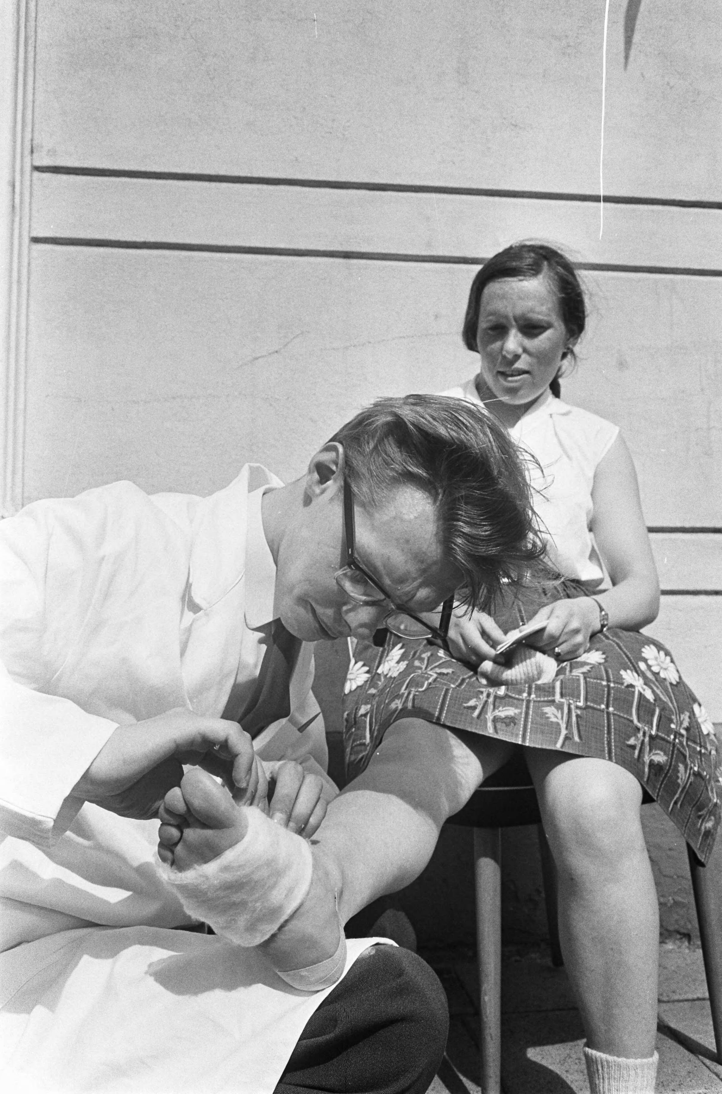 Fotocollectie Anefo — 5 daagse Elfstedentocht voor wandelaars, start in Leeuwarden wandelaars bij Sneek — Foto: Koch, Eric / Anefo. Licentie: Set B: Rechtenvrij / Publiek Domein. Bron: Nationaal Archief. http://hdl.handle.net/10648/ab690f4c-d0b4-102d-bcf8-003048976d84