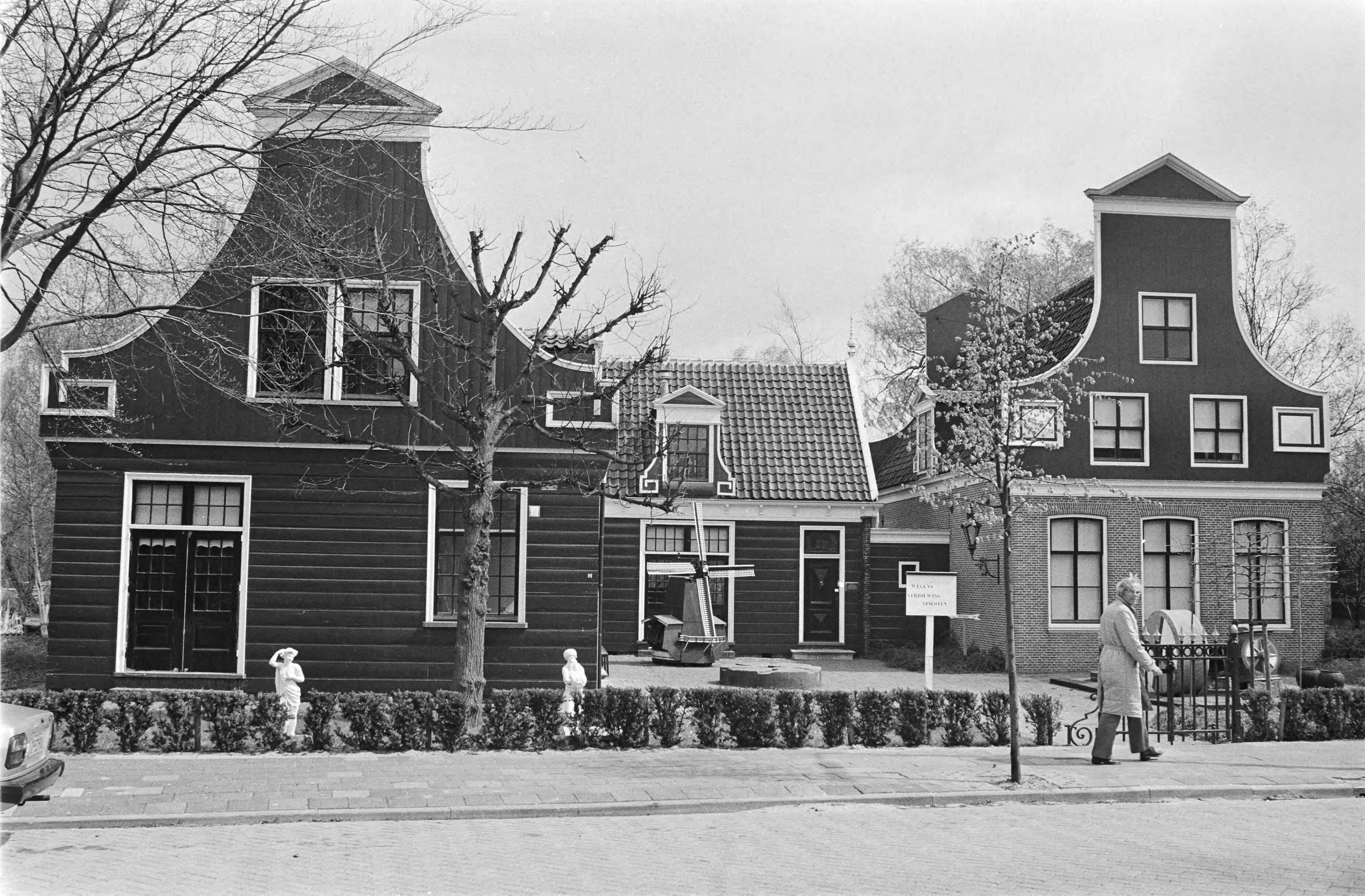 Fotocollectie Anefo — Molenmuseum in Koog aan de Zaan vernieuwd en uitgebreid heropend 1 mei aanstaande — Foto: Antonisse, Marcel / Anefo. Licentie: Set B: Rechtenvrij / Publiek Domein. Bron: Nationaal Archief. http://hdl.handle.net/10648/ad15eb08-d0b4-102d-bcf8-003048976d84