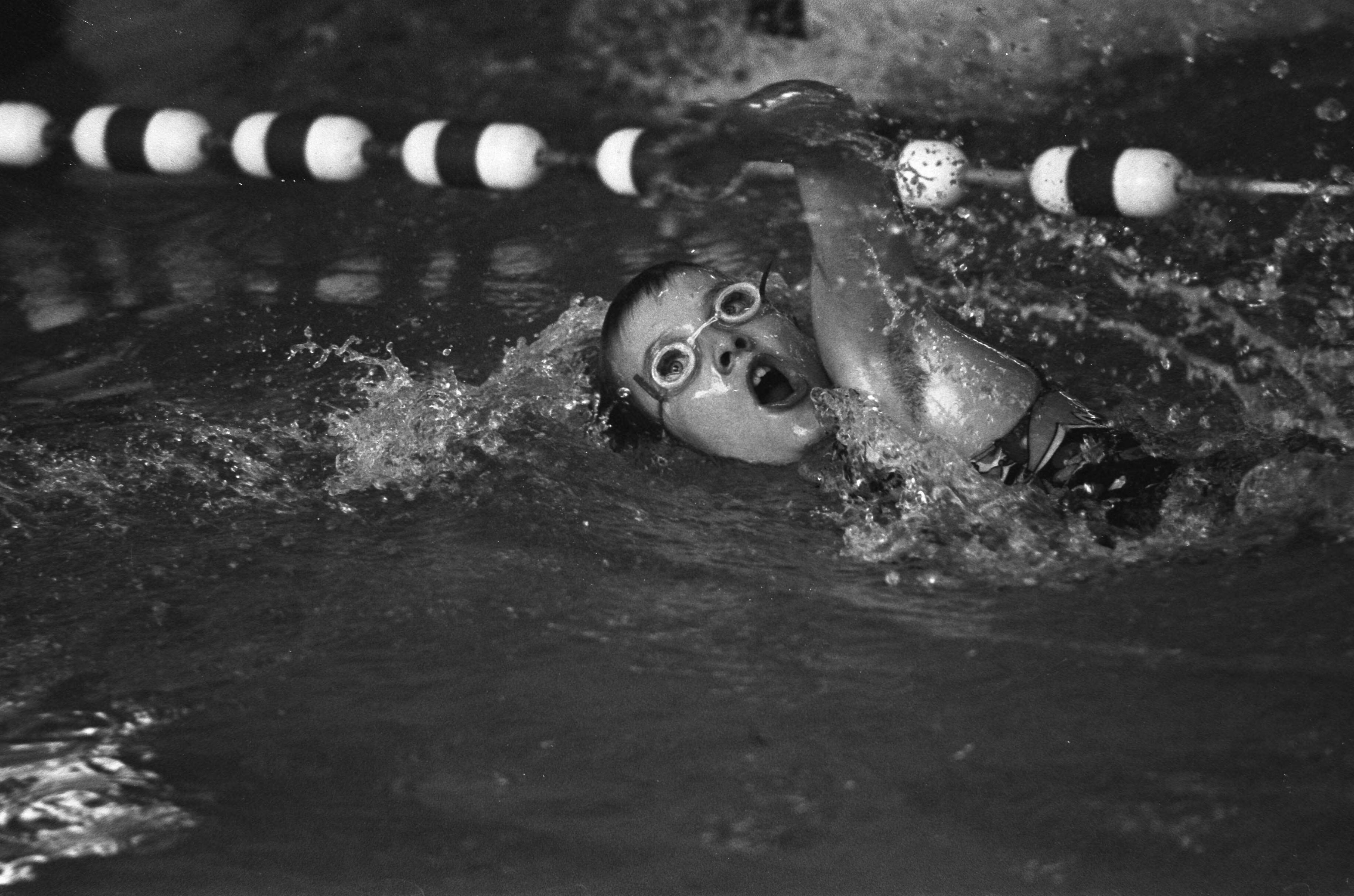 Fotocollectie Anefo — Zwemwedstrijden Nederland tegen DDR te Rijswijk, Jose Damen in aktie — Foto: Mieremet, Rob / Anefo. Licentie: Set B: Rechtenvrij / Publiek Domein. Bron: Nationaal Archief. http://hdl.handle.net/10648/ac27e386-d0b4-102d-bcf8-003048976d84