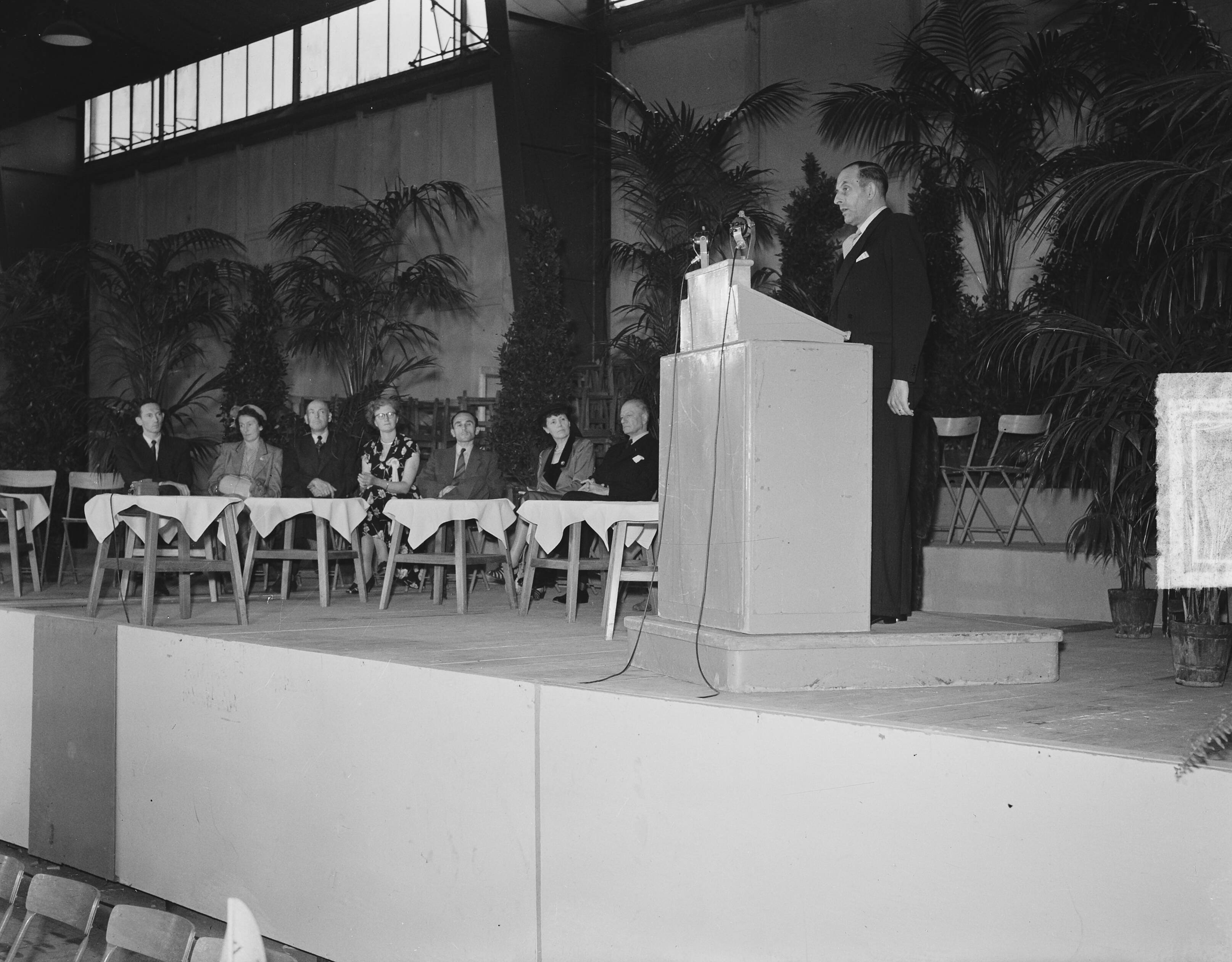 Nationale kookwedstrijd in Den Haag t.g.v. 100 jaar BK Kampen — Foto: Bilsen, Joop van / Anefo. — Licentie: Set B: Rechtenvrij / Publiek Domein. Bron: Nationaal Archief. http://hdl.handle.net/10648/a8ec41a8-d0b4-102d-bcf8-003048976d84