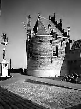 Fotocollectie Rijksvoorlichtingsdienst Eigen — Campveerse toren te Veer — Foto: Veltmeijer, H.A. / RVD. Licentie: Set B: Rechtenvrij / Publiek Domein. Bron: Nationaal Archief. http://hdl.handle.net/10648/af7db2c2-d0b4-102d-bcf8-003048976d84