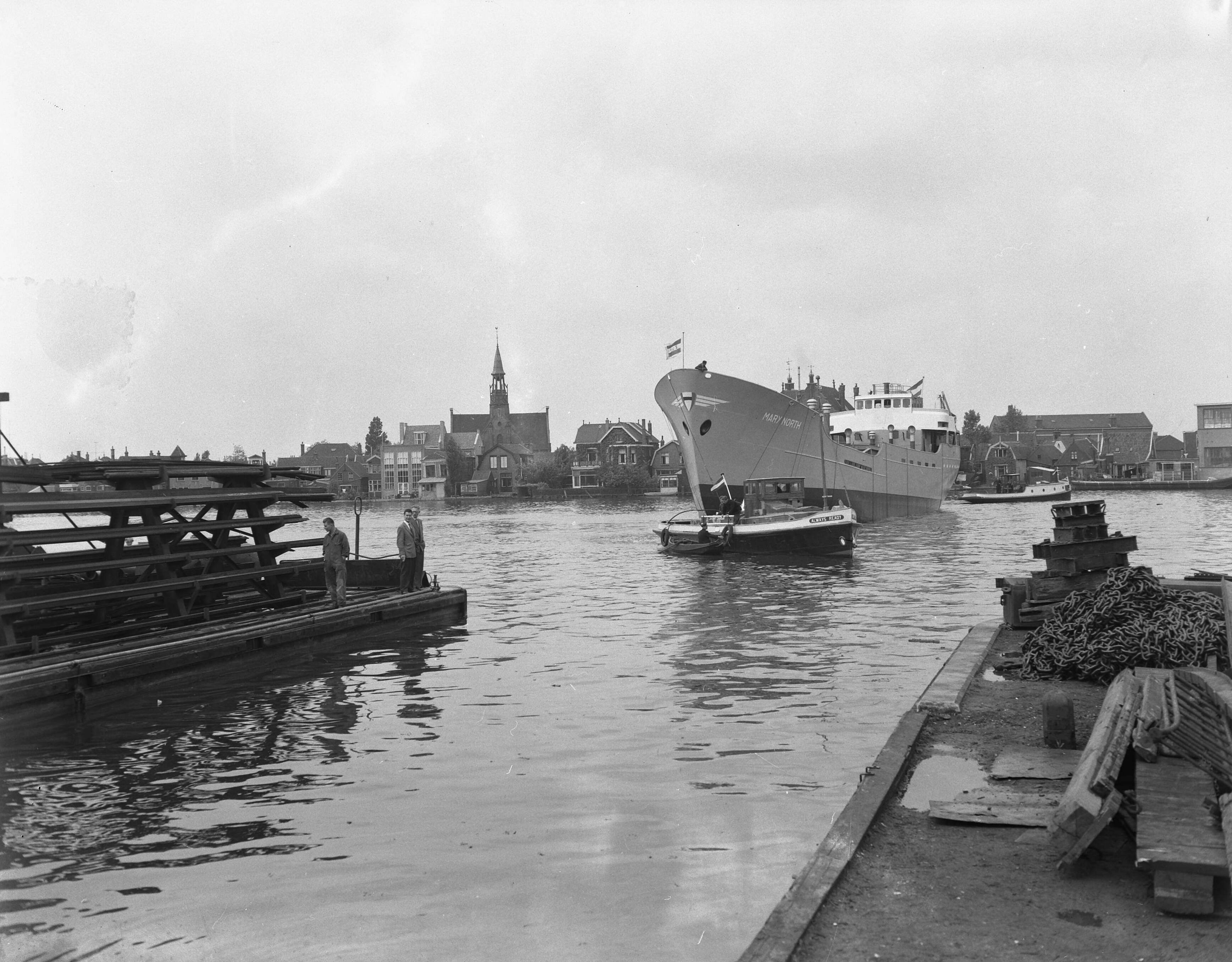 Fotocollectie Anefo — Tewaterlating "Mary North" bij NV Zaanlandse scheepsbouw maatschappij te Zaandam — Foto: Rossem, Wim van / Anefo. Licentie: Set B: Rechtenvrij / Publiek Domein. Bron: Nationaal Archief. http://hdl.handle.net/10648/a9499ba0-d0b4-102d-bcf8-003048976d84