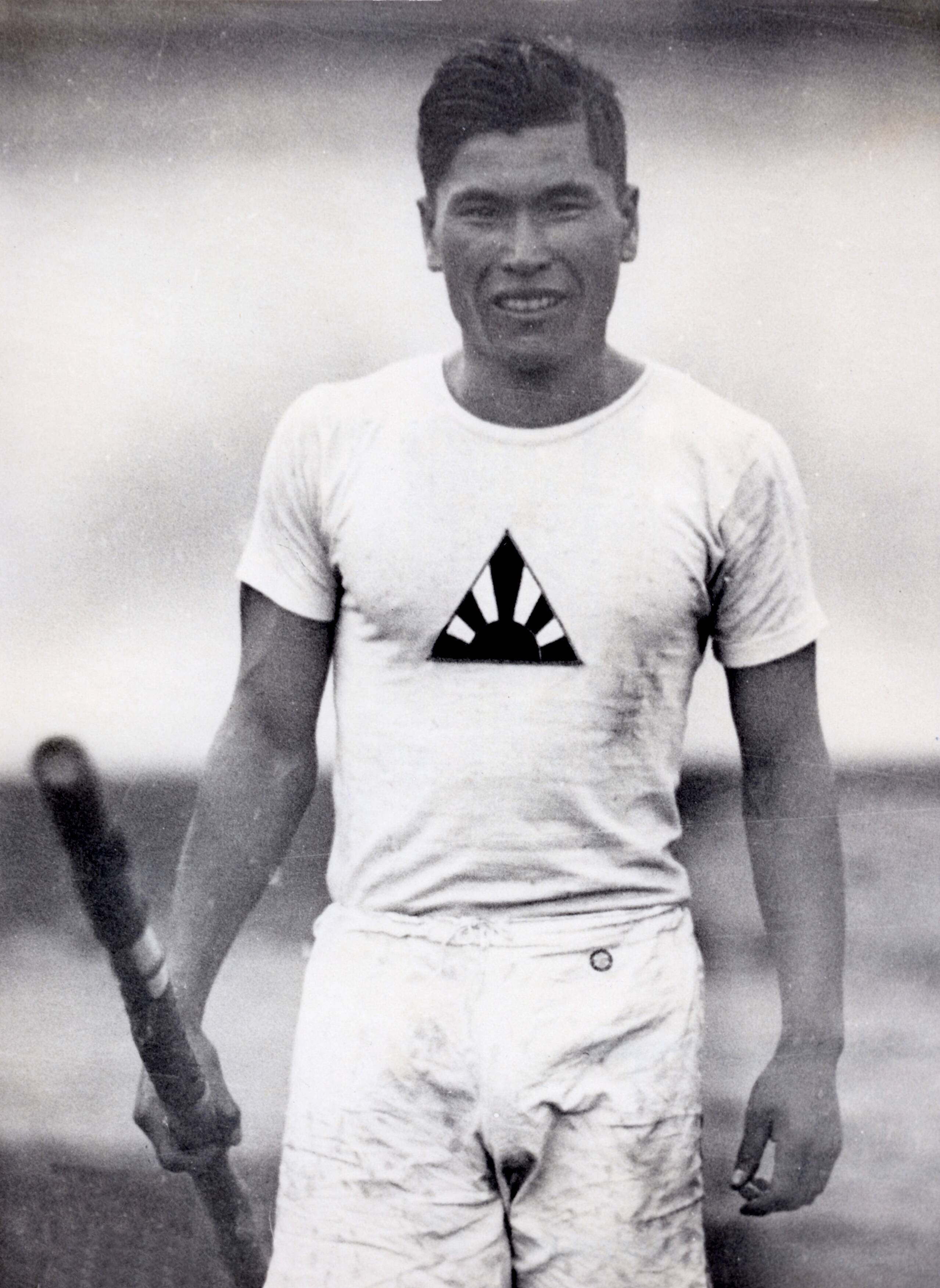Personen op naam, Sport — Sport, Olympische Spelen Amsterdam, 1928 : De Japanse polsstokhoogspringer Yonetare Nakazawa. — Foto: Fotograaf Onbekend / Algemeen Fotobureau Amsterdam / Rechtenvrij (05589). Licentie: Set B: Rechtenvrij / Publiek Domein. Bron: Nationaal Archief. http://hdl.handle.net/10648/35429da7-08d7-a382-e063-6df0900a6686