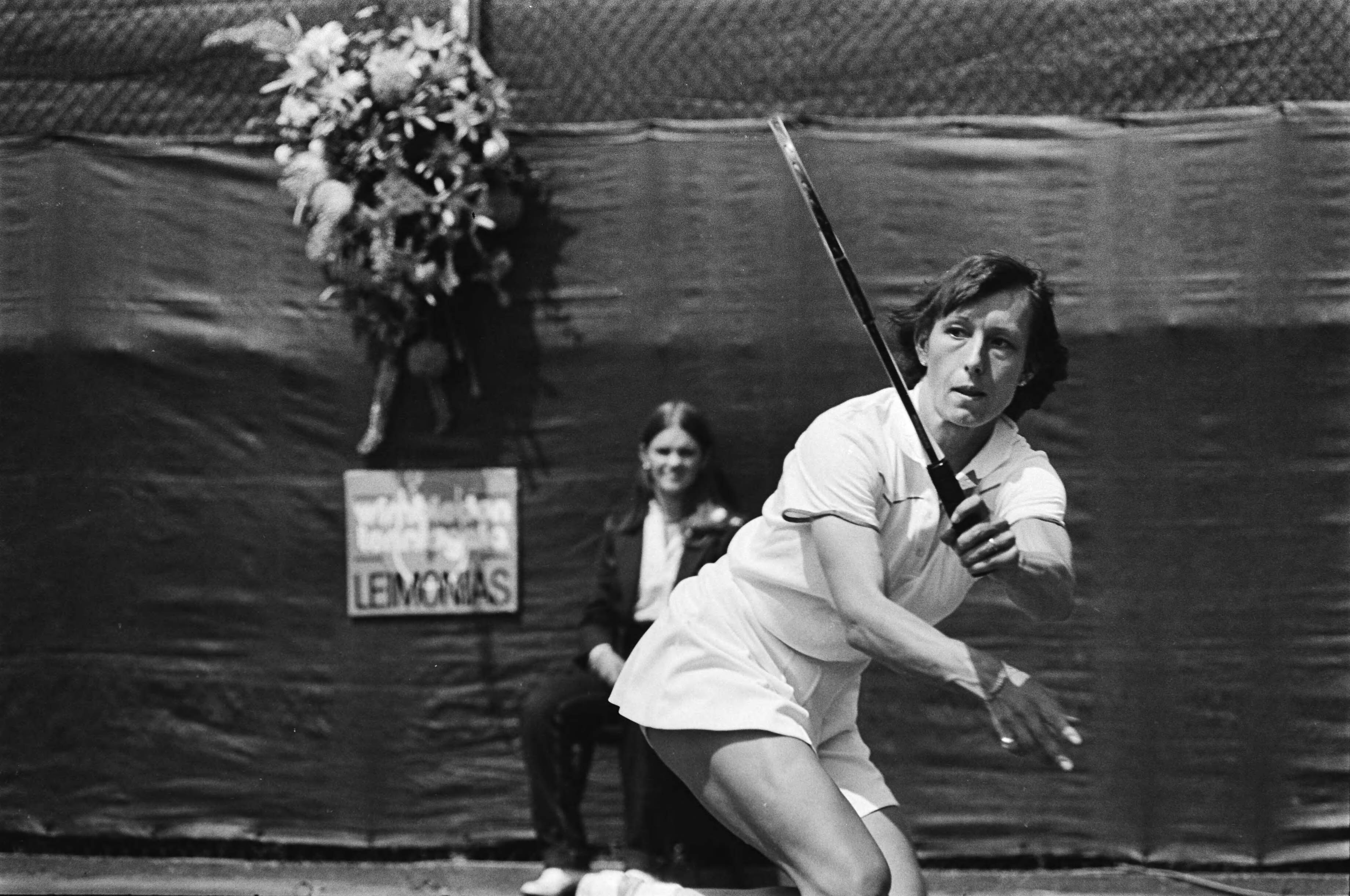 Fotocollectie Anefo — Tennis: Nederland tegen Verenigde Staten in Den Haag ; Navratilova in aktie — Foto: Dijk, Hans van / Anefo. Licentie: Set B: Rechtenvrij / Publiek Domein. Bron: Nationaal Archief. http://hdl.handle.net/10648/ace3de92-d0b4-102d-bcf8-003048976d84