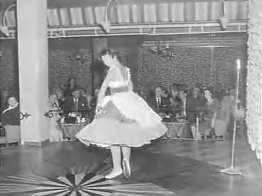 Fotocollectie Anefo — Horecacongres in Hotel Bouwes te Zandvoort (Opdracht Hotelrevue) — Foto: Pot, Harry / Anefo. Licentie: Set B: Rechtenvrij / Publiek Domein. Bron: Nationaal Archief. http://hdl.handle.net/10648/a9853106-d0b4-102d-bcf8-003048976d84