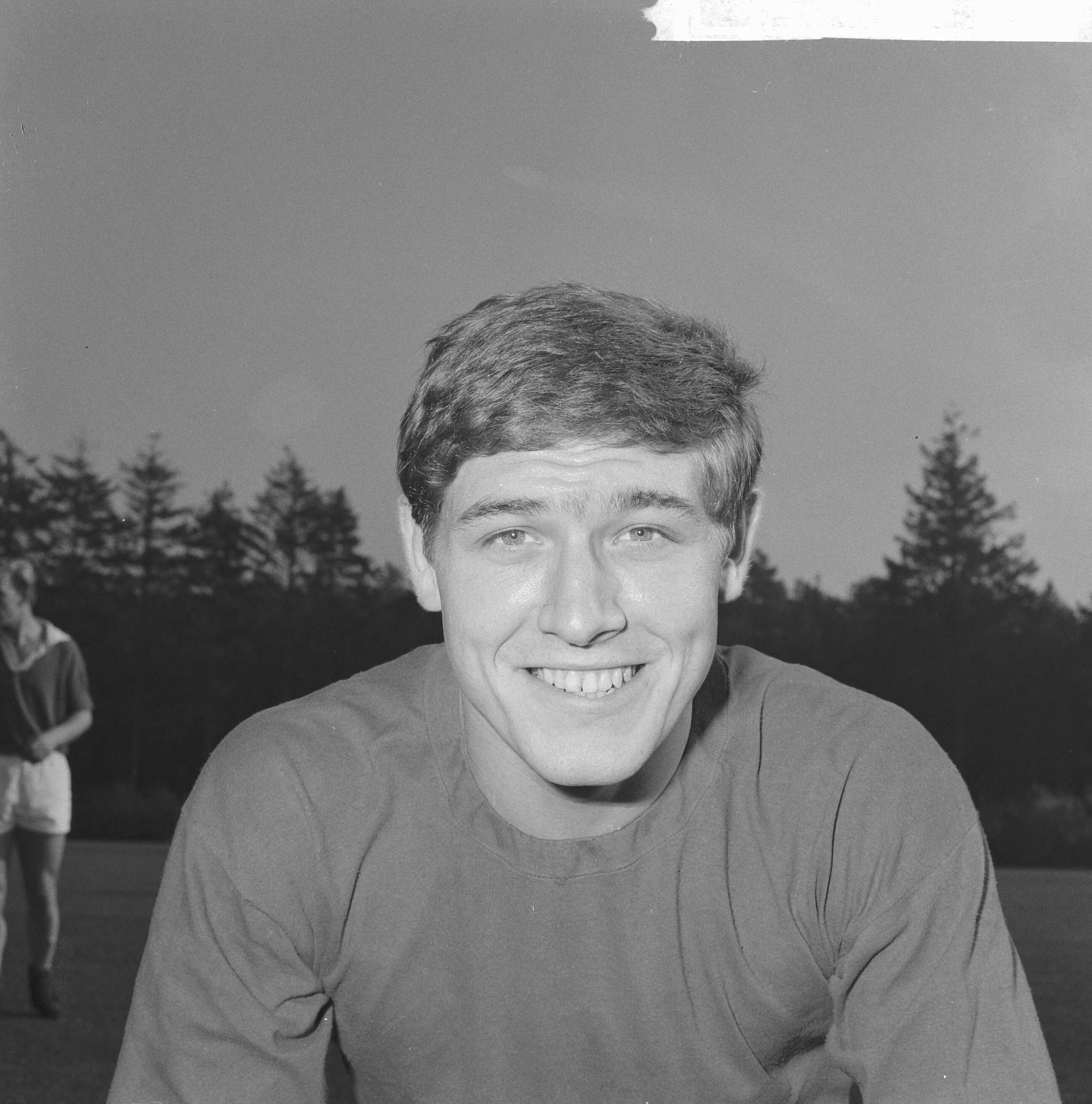 Portretten van voetballers — Voetballer Theo van Duivenbode van de Amsterdamse voetbalclub Ajax — Foto: Kroon, Ron / Anefo. Licentie: Set B: Rechtenvrij / Publiek Domein. Bron: Nationaal Archief. http://hdl.handle.net/10648/aace1c12-d0b4-102d-bcf8-003048976d84