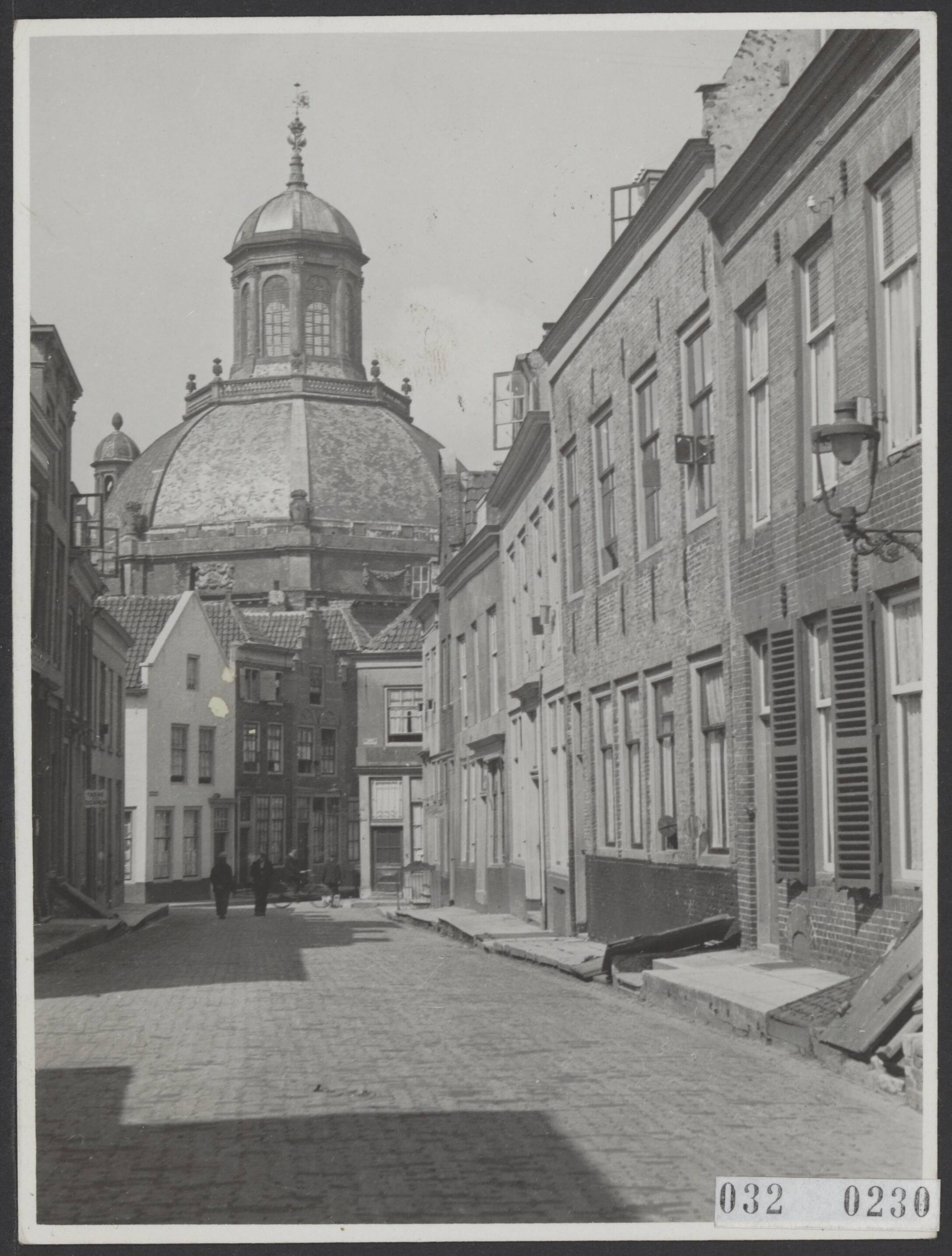Fotocollectie Elsevier Binnenland — De koepel van de Oosterkerk te Middelburg — Foto: Onbekend / Publiek Domein of Rechtenvrij. Licentie: Set B: Rechtenvrij / Publiek Domein. Bron: Nationaal Archief. http://hdl.handle.net/10648/ade3d2ca-d0b4-102d-bcf8-003048976d84