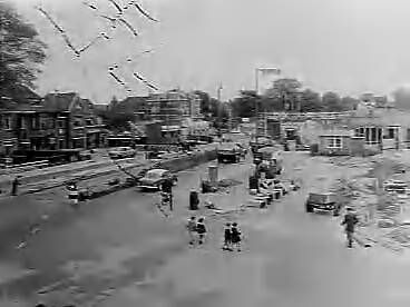 Fotocollectie Anefo — Aanleg spoorwegoverweg Aerdenhout — Foto: Pot, Harry / Anefo. Licentie: Set B: Rechtenvrij / Publiek Domein. Bron: Nationaal Archief. http://hdl.handle.net/10648/a962a7ee-d0b4-102d-bcf8-003048976d84