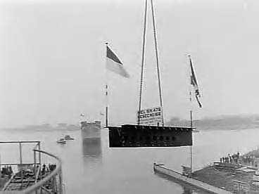 Fotocollectie Anefo — Tewaterlating van de Indonesische veerboot "Halimun" bij de Zaanlandse Scheepsbouwmaatschappij te Zaandam. De doopplechtigheid werd verricht door mevr. R.A.S. Martonegro — Foto: Bilsen, Joop van / Anefo. Licentie: Set B: Rechtenvrij / Publiek Domein. Bron: Nationaal Archief. http://hdl.handle.net/10648/a98945c0-d0b4-102d-bcf8-003048976d84