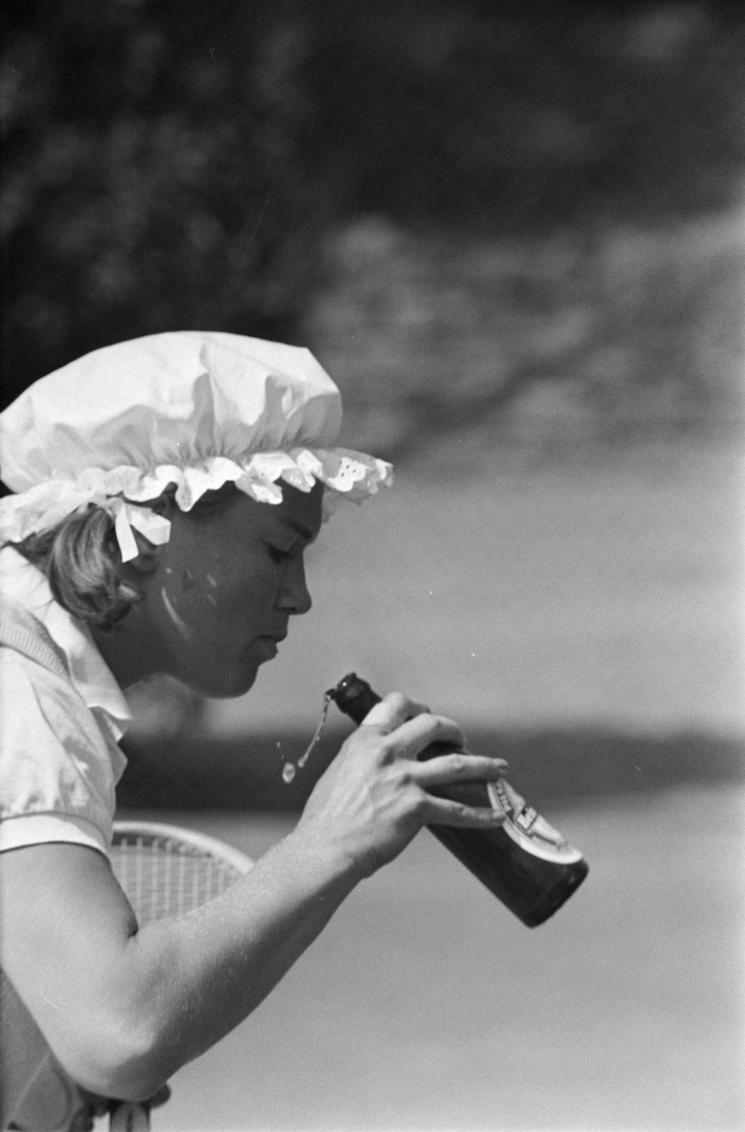 Fotocollectie Anefo — Nationale tenniskampioenschappen op Mets-banen te Scheveningen: Ellen Sluiter — Foto: Koch, Eric / Anefo. Licentie: Set B: Rechtenvrij / Publiek Domein. Bron: Nationaal Archief. http://hdl.handle.net/10648/ab75cbba-d0b4-102d-bcf8-003048976d84